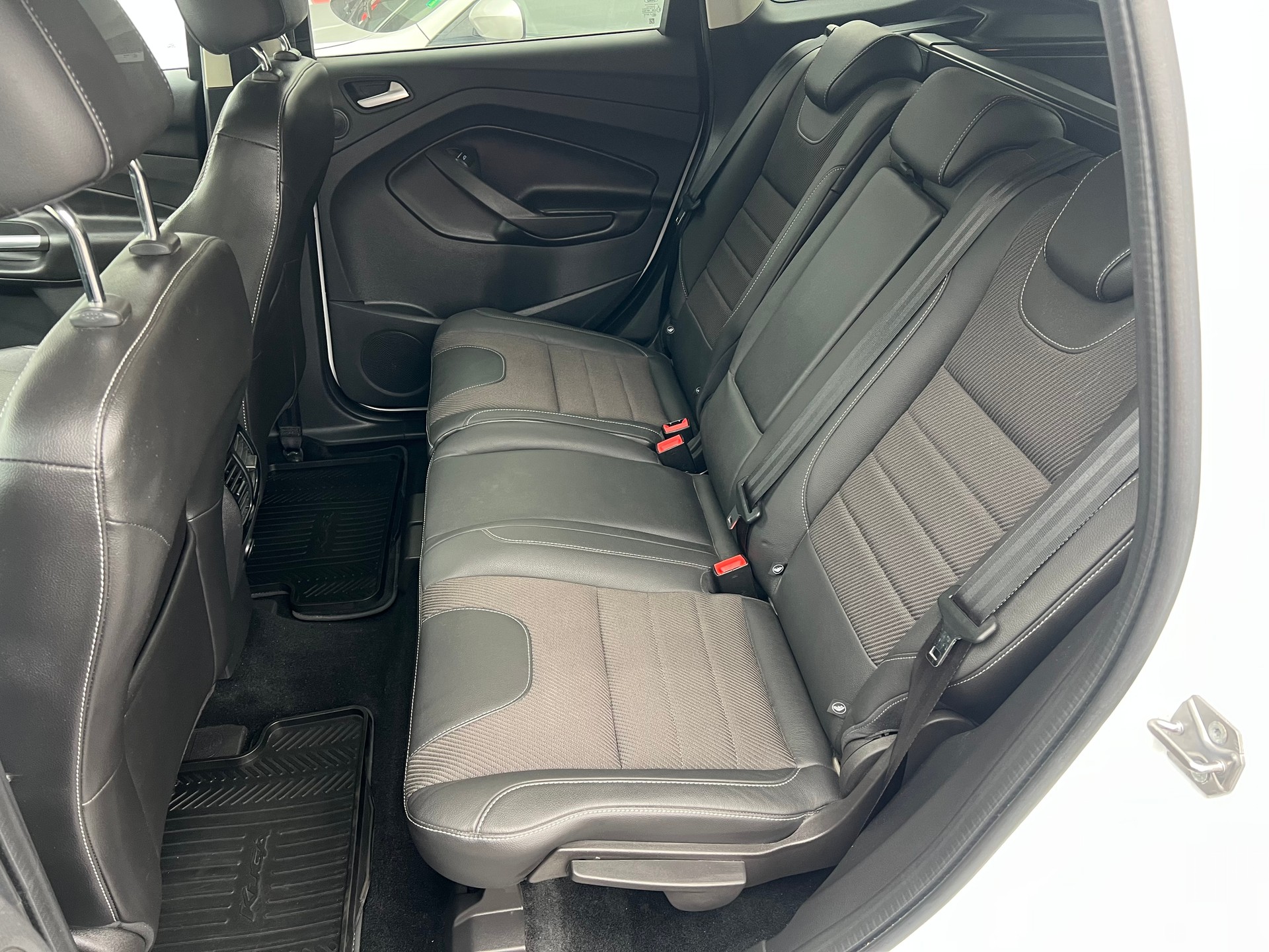 FORD Kuga 2.0 TDCi 4WD PowerShift-image-9