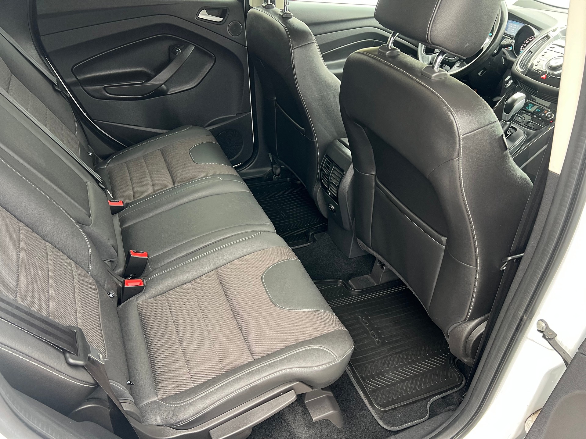 FORD Kuga 2.0 TDCi 4WD PowerShift-image-10