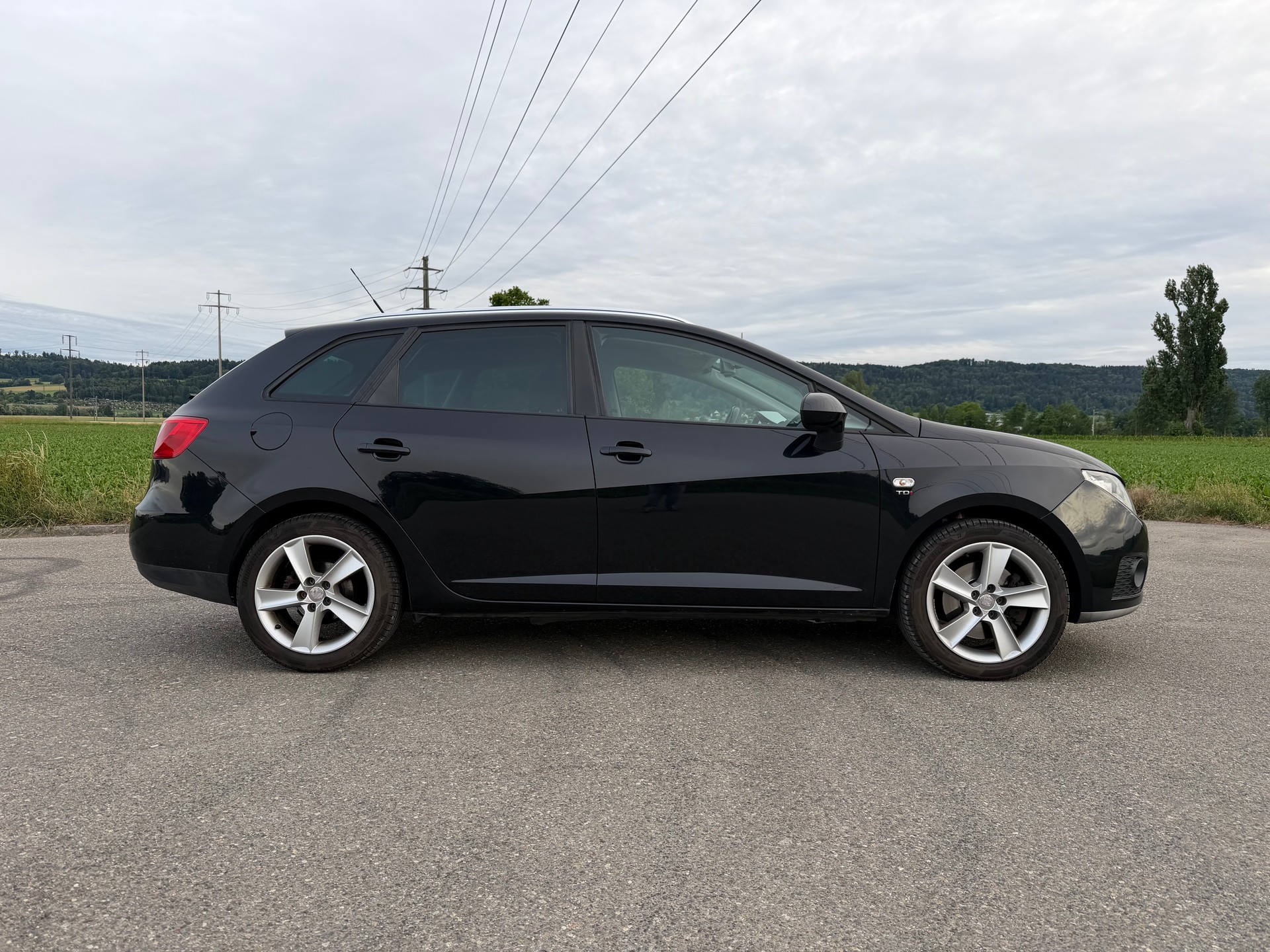 SEAT Ibiza ST 1.6 TDI Sport-image-3