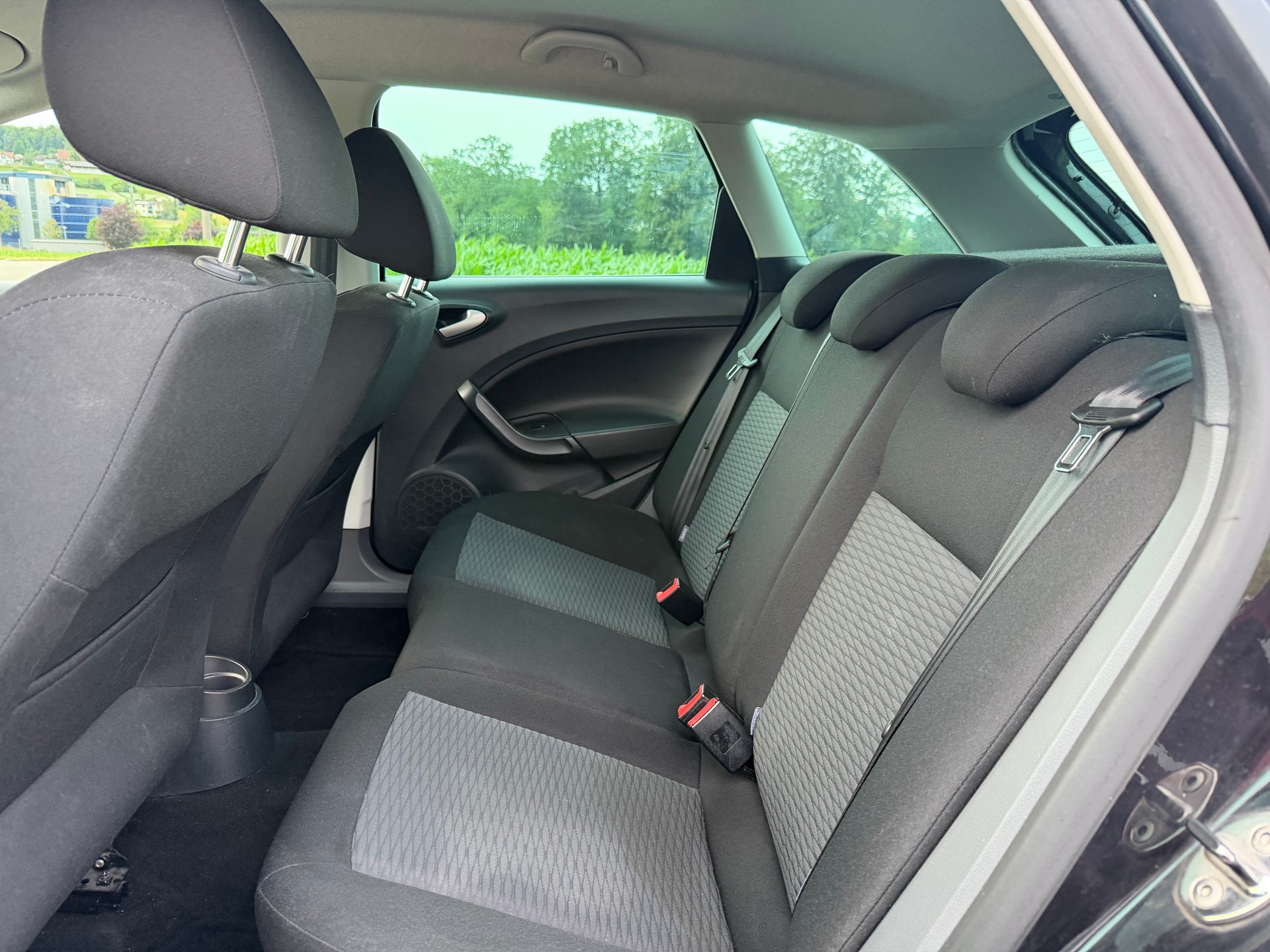 SEAT Ibiza ST 1.6 TDI Sport-image-10