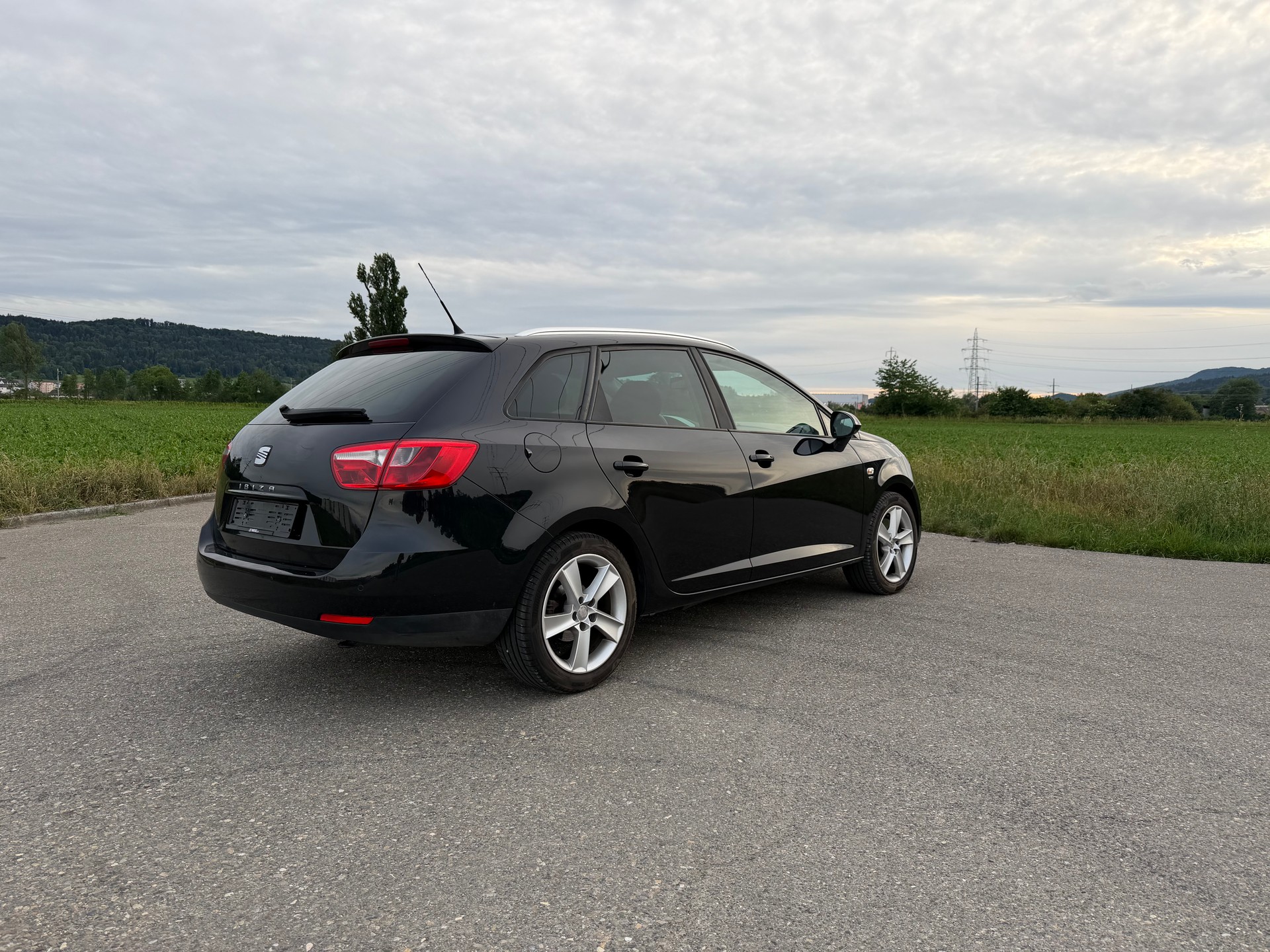 SEAT Ibiza ST 1.6 TDI Sport-image-4