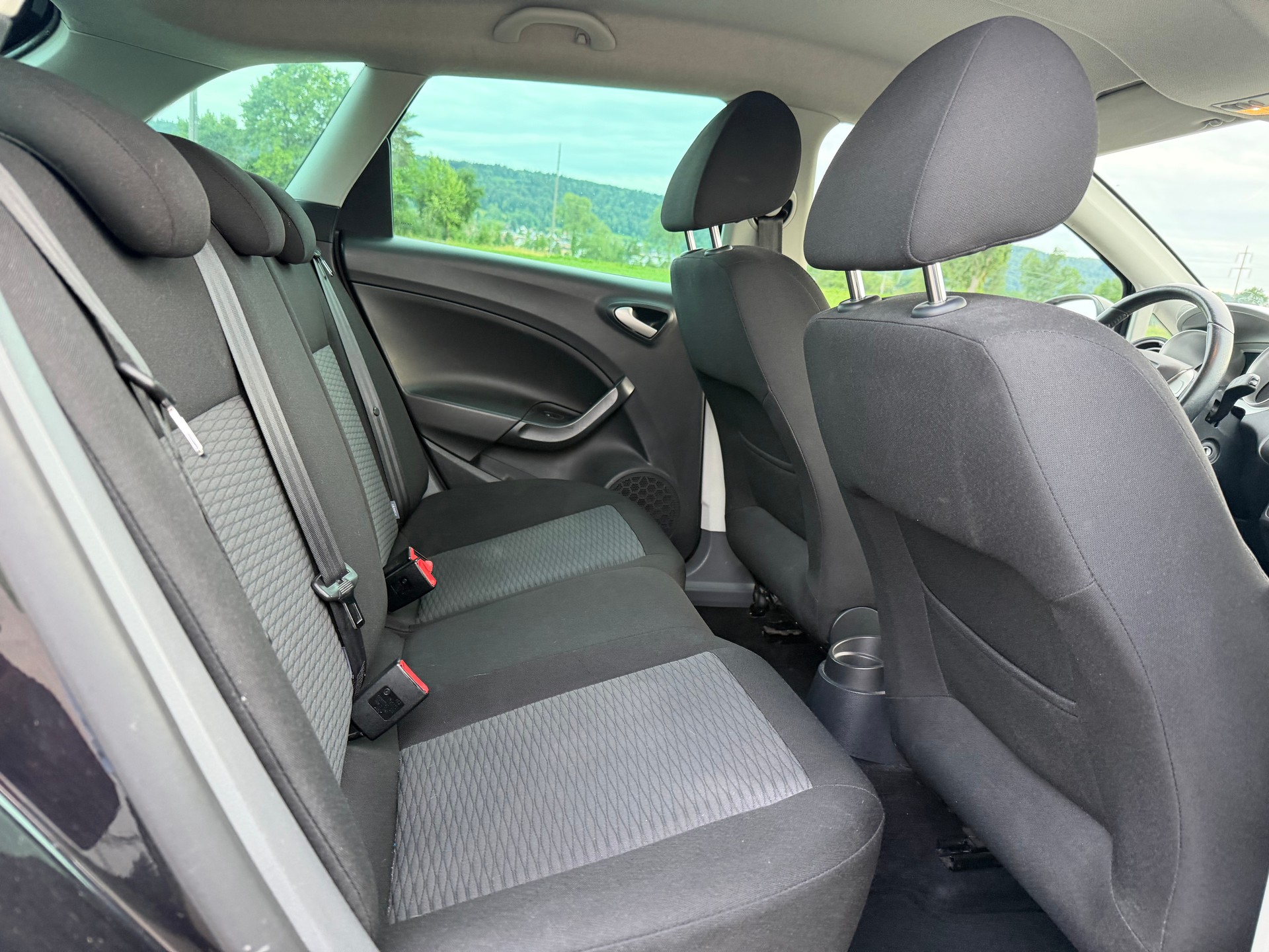 SEAT Ibiza ST 1.6 TDI Sport-image-12