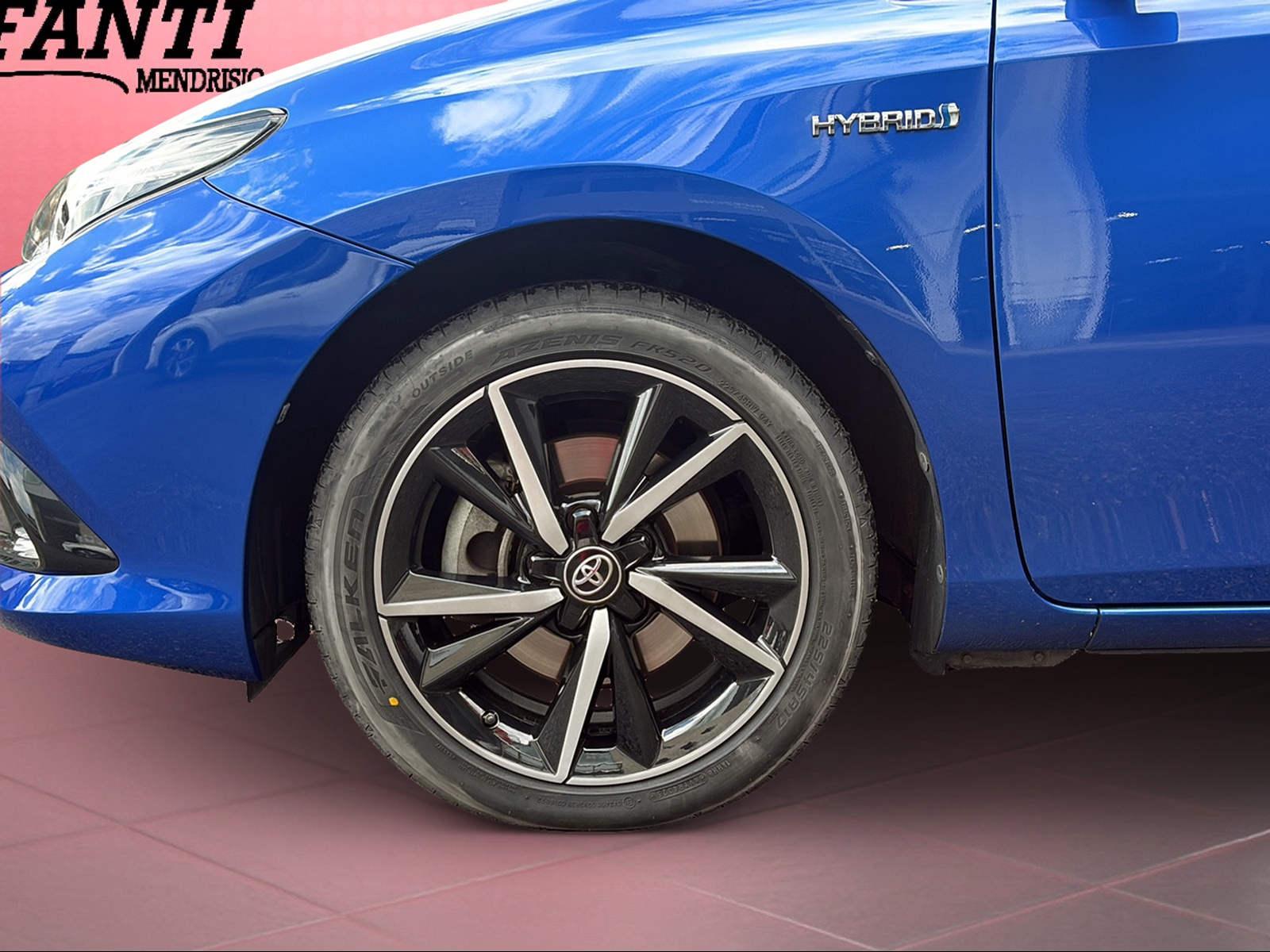 TOYOTA Auris 1.8 HSD Limited-image-2