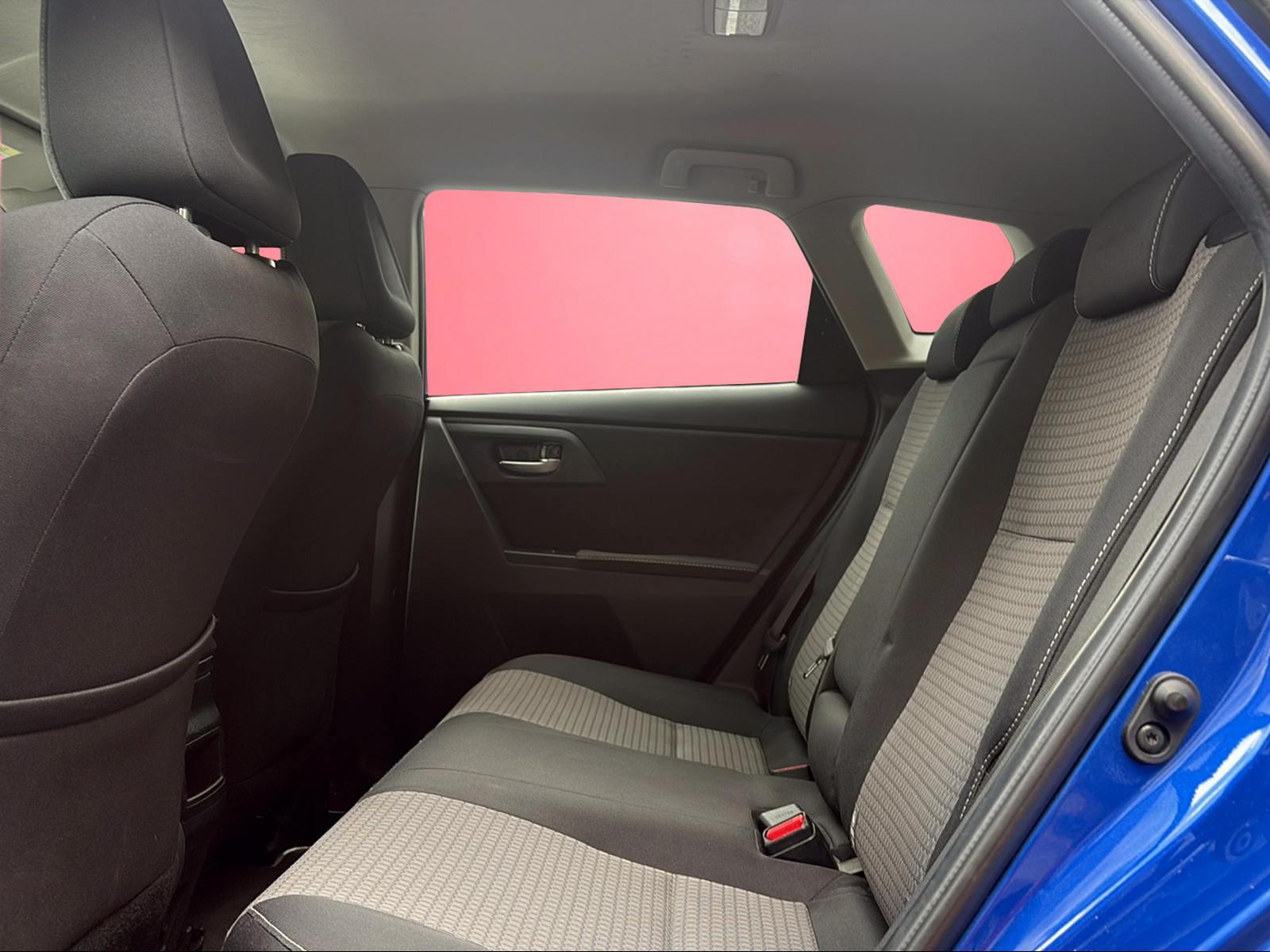 TOYOTA Auris 1.8 HSD Limited-image-6