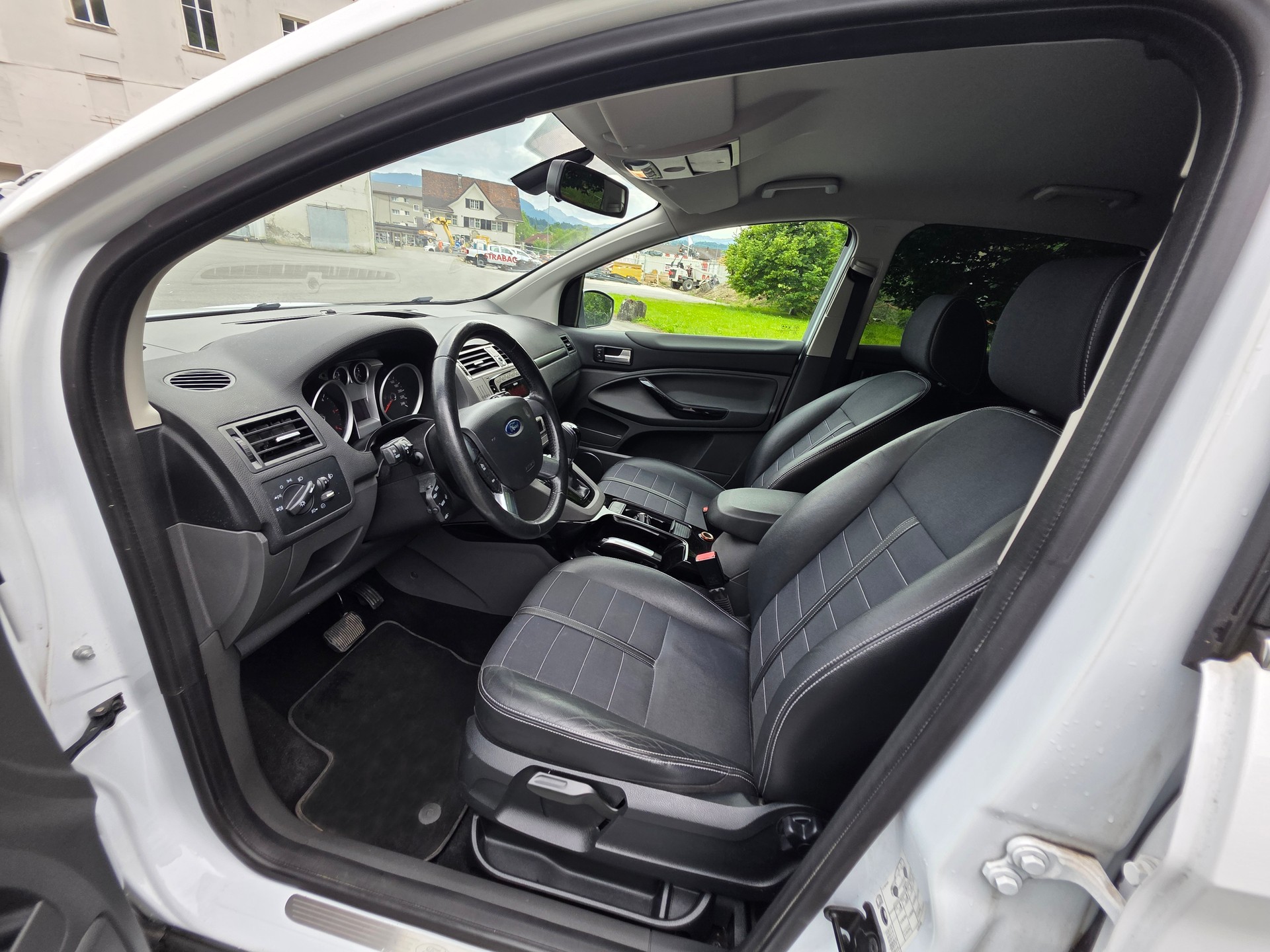 FORD Kuga 2.0 TDCi Titanium 4WD PowerShift-image-19