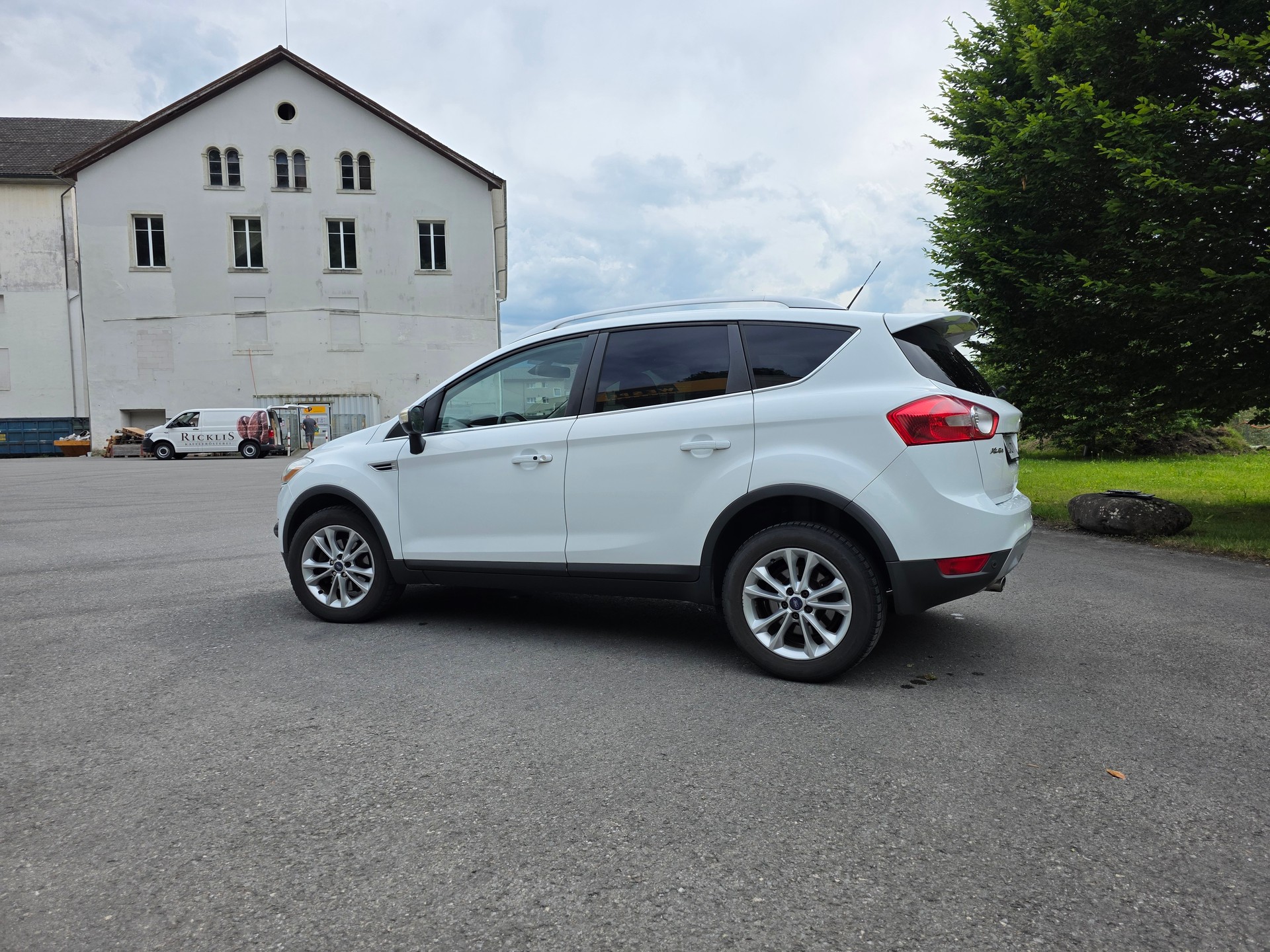FORD Kuga 2.0 TDCi Titanium 4WD PowerShift-image-12