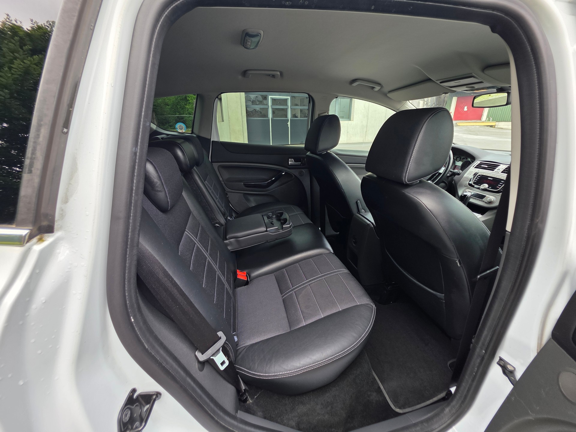 FORD Kuga 2.0 TDCi Titanium 4WD PowerShift-image-22