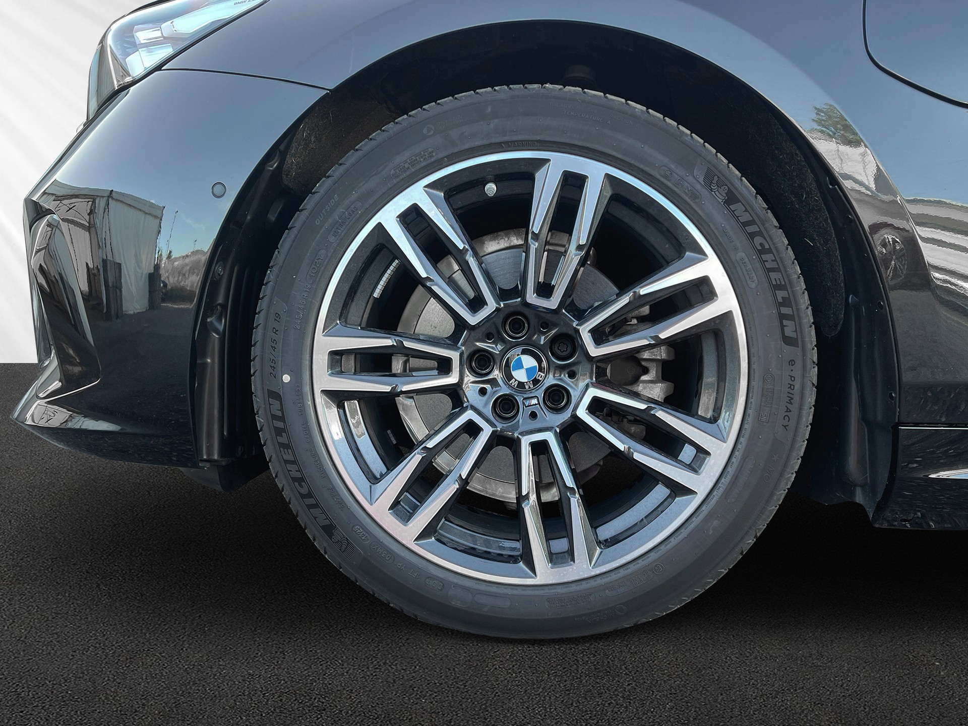 BMW 530e xDrive Touring M Sport Steptronic-image-8