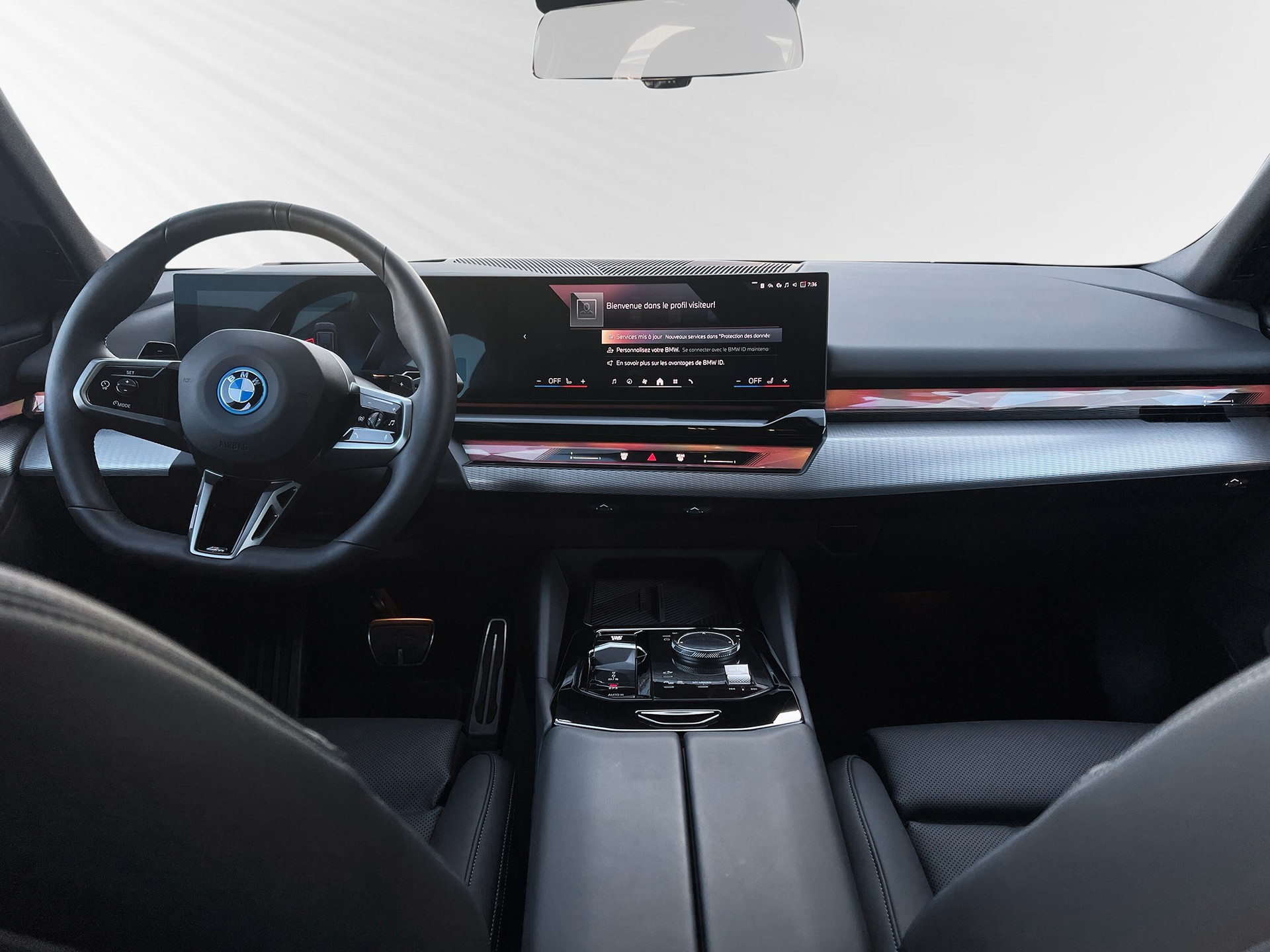 BMW 530e xDrive Touring M Sport Steptronic-image-5