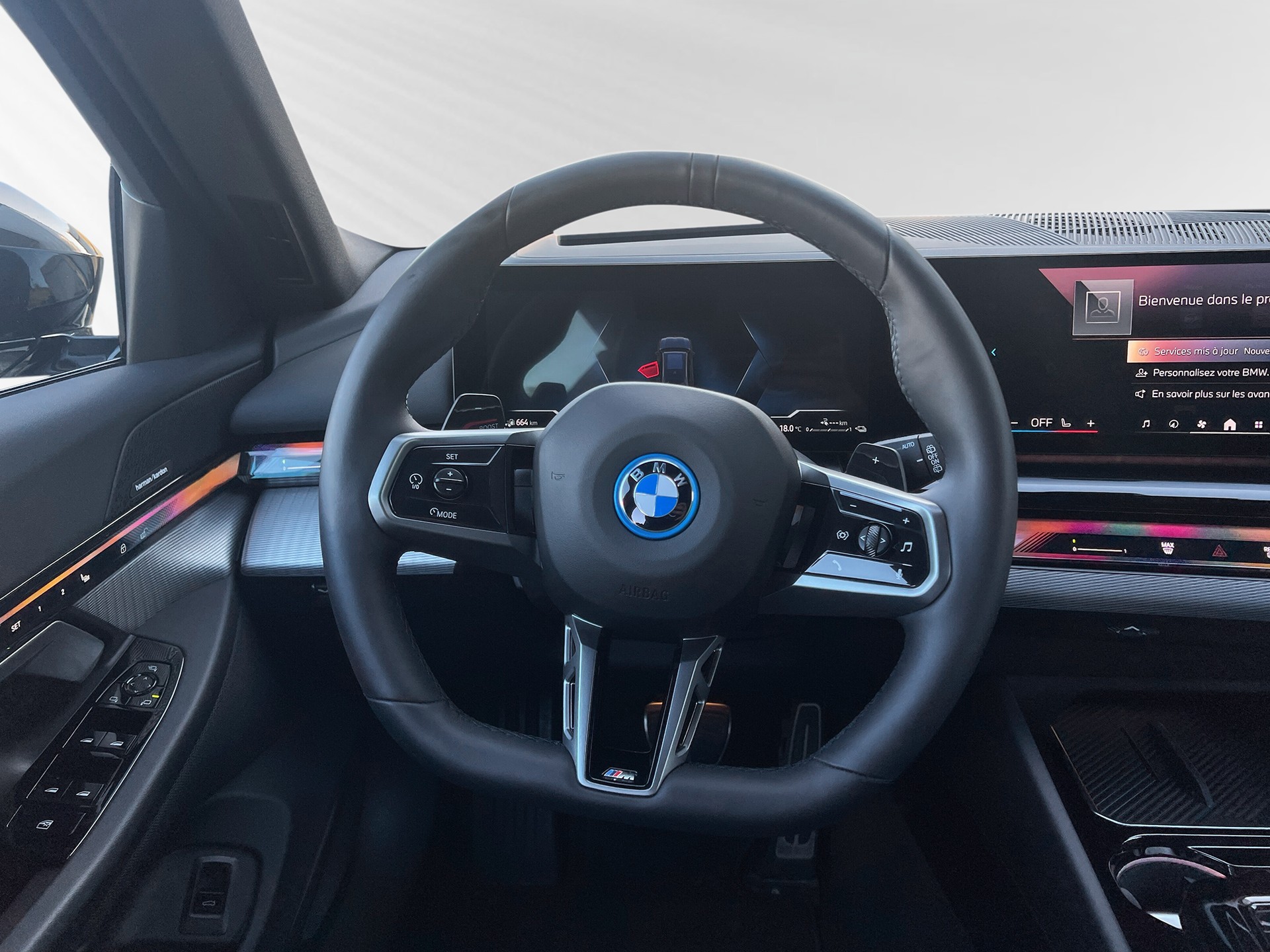 BMW 530e xDrive Touring M Sport Steptronic-image-4