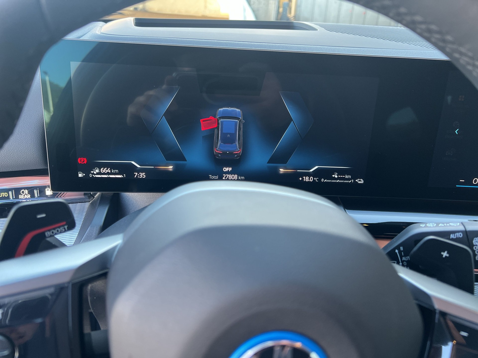 BMW 530e xDrive Touring M Sport Steptronic-image-13