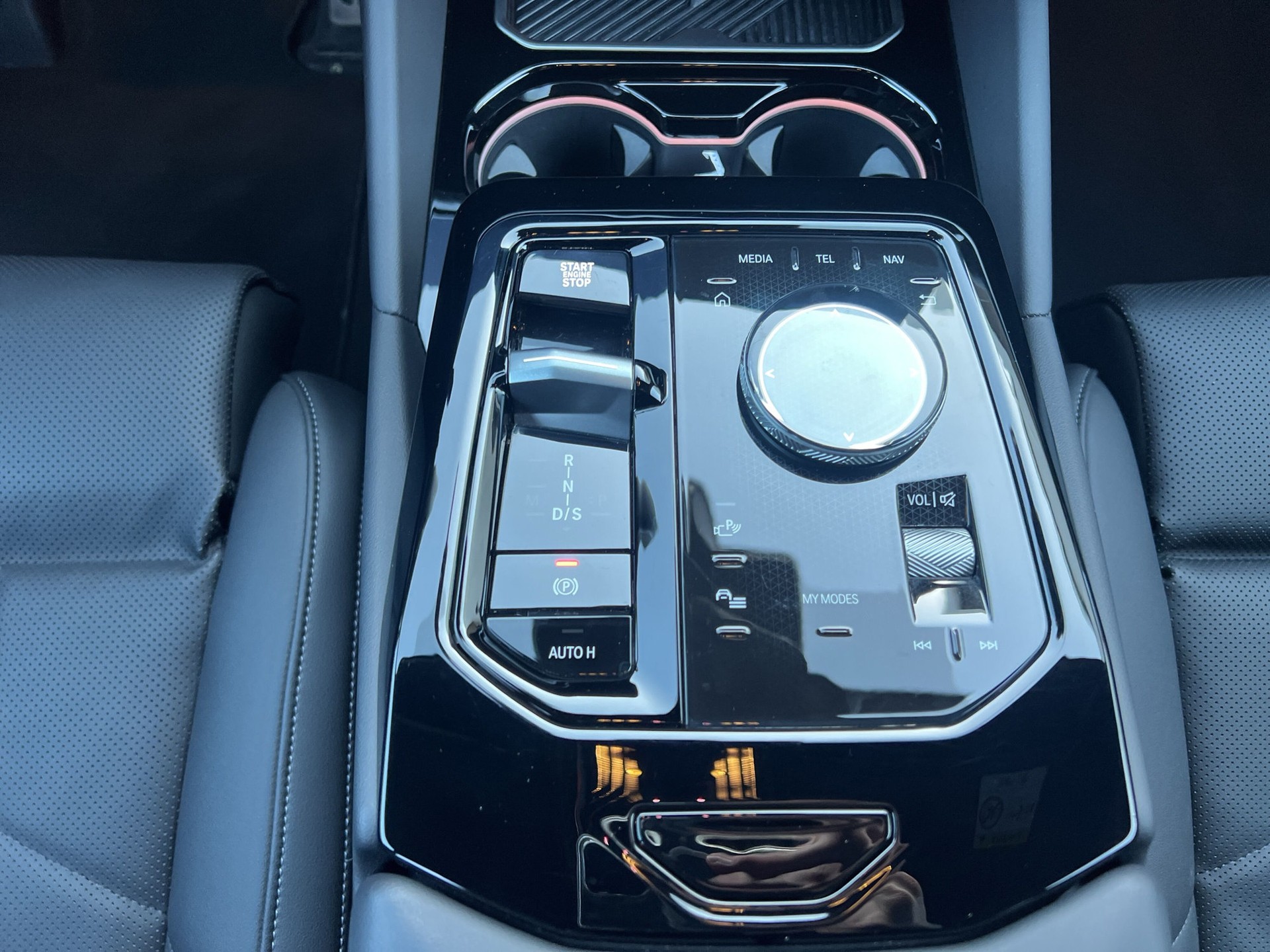 BMW 530e xDrive Touring M Sport Steptronic-image-12