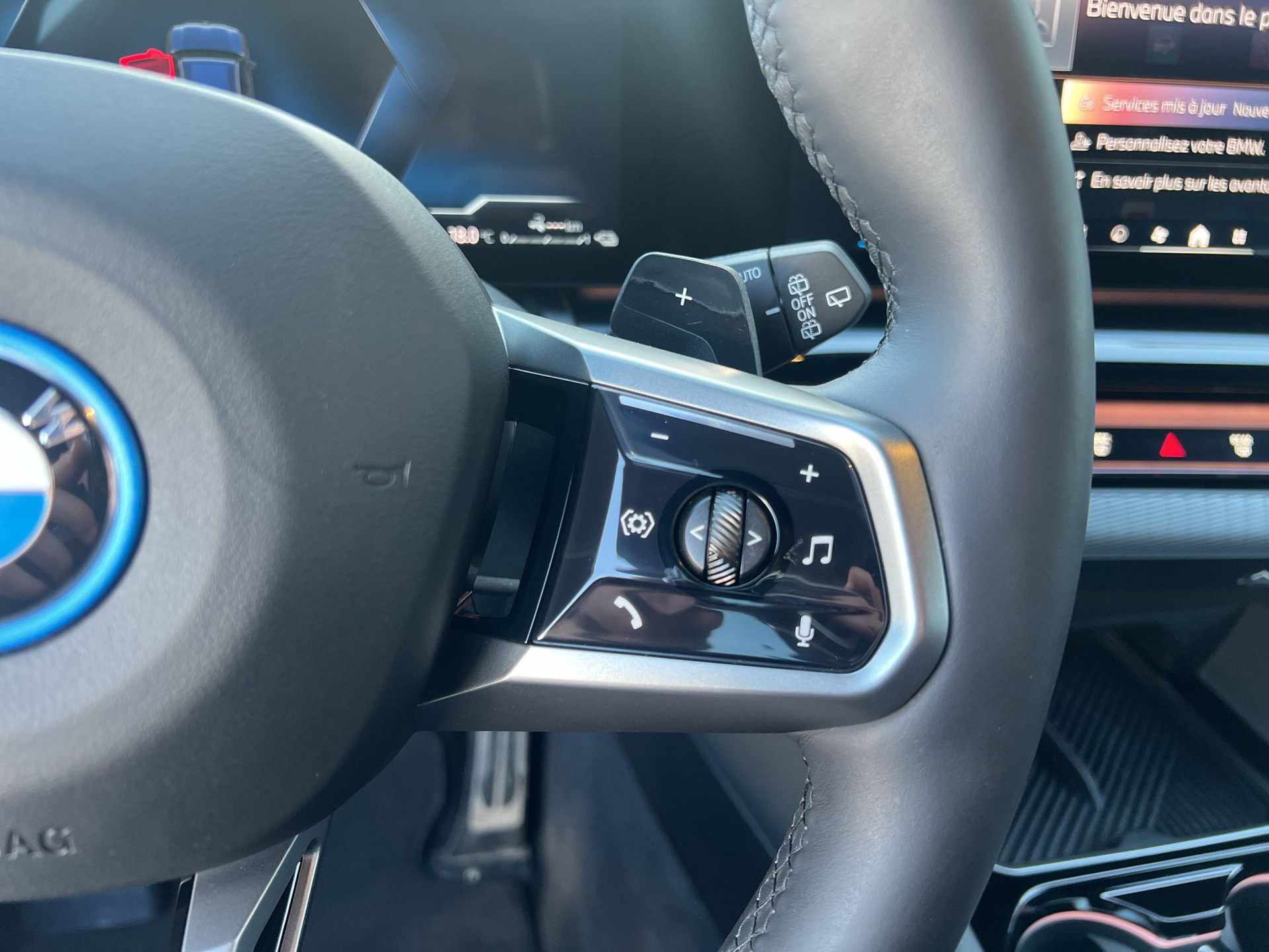 BMW 530e xDrive Touring M Sport Steptronic-image-15