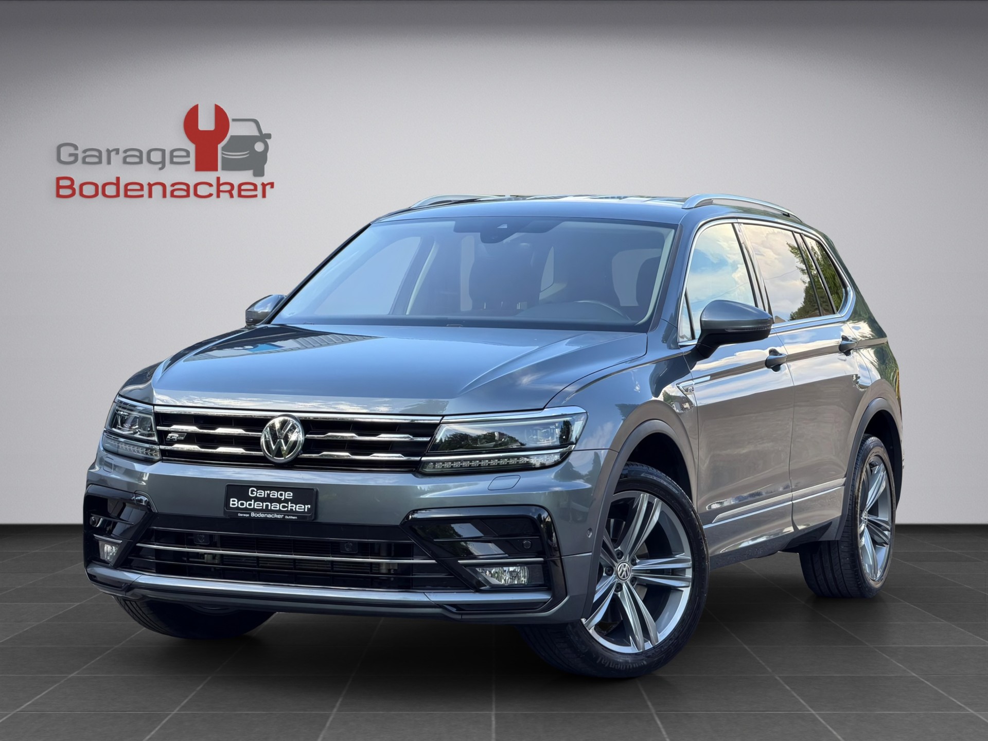 VW Tiguan Allspace 2.0 TDI SCR Highline 4MotionDSG * R Line * 200PS * AHK * Standheizung *-image-0