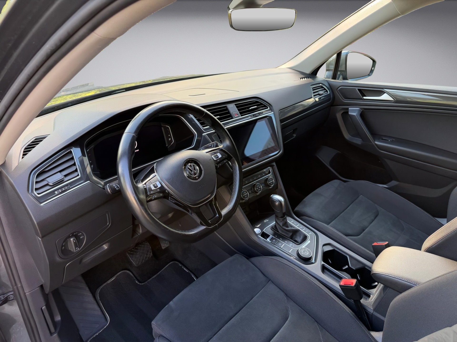 VW Tiguan Allspace 2.0 TDI SCR Highline 4MotionDSG * R Line * 200PS * AHK * Standheizung *-image-8