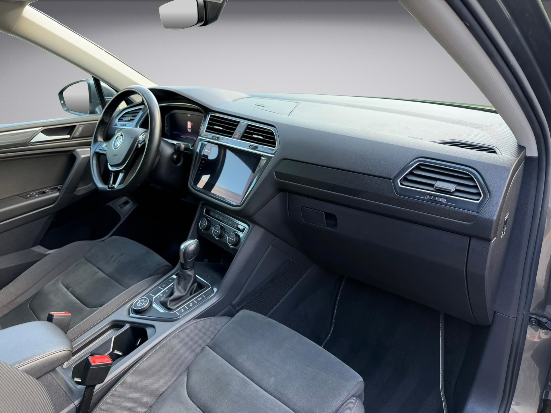 VW Tiguan Allspace 2.0 TDI SCR Highline 4MotionDSG * R Line * 200PS * AHK * Standheizung *-image-13