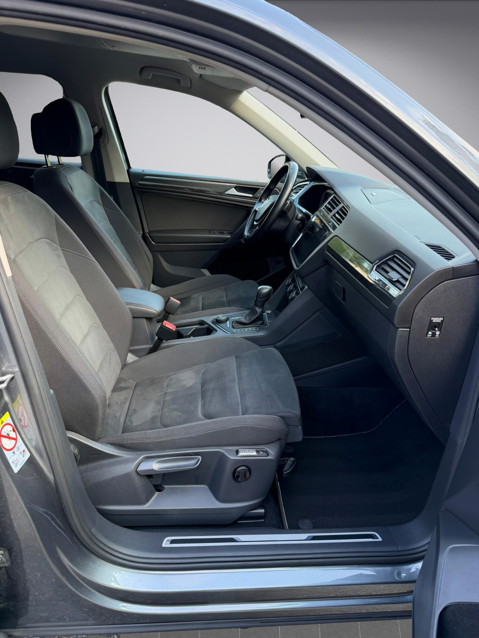 VW Tiguan Allspace 2.0 TDI SCR Highline 4MotionDSG * R Line * 200PS * AHK * Standheizung *-image-12