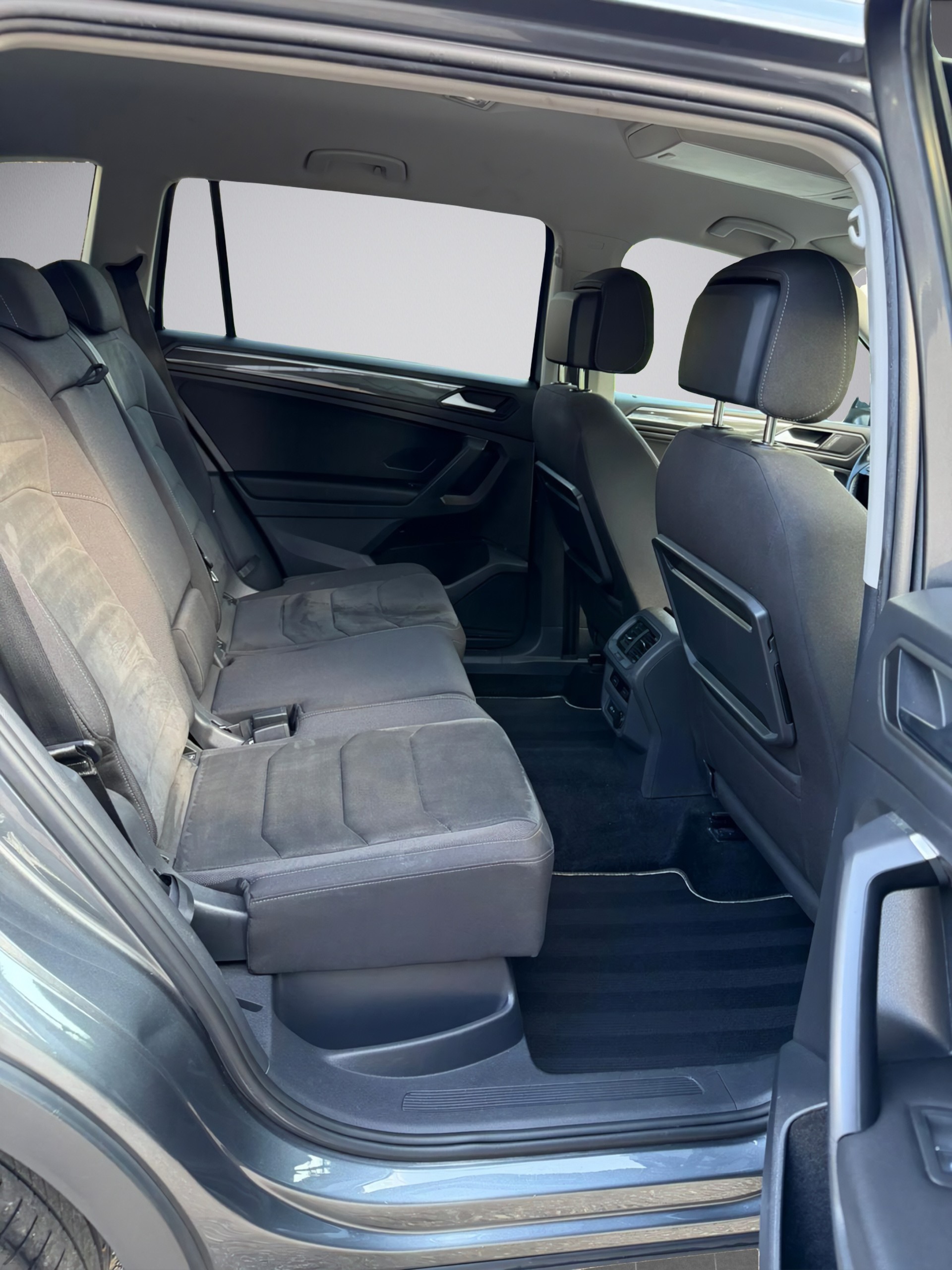 VW Tiguan Allspace 2.0 TDI SCR Highline 4MotionDSG * R Line * 200PS * AHK * Standheizung *-image-11