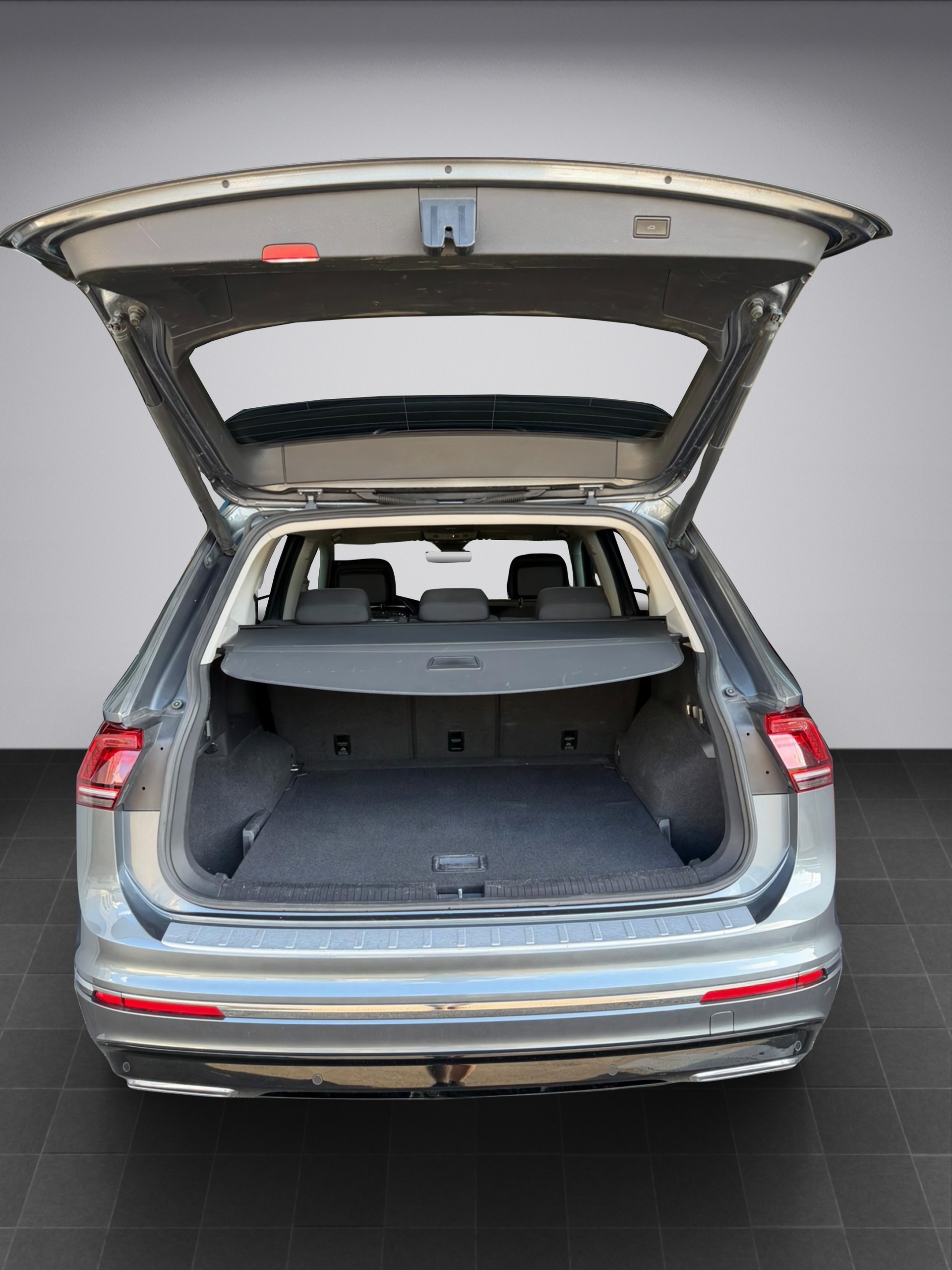 VW Tiguan Allspace 2.0 TDI SCR Highline 4MotionDSG * R Line * 200PS * AHK * Standheizung *-image-17