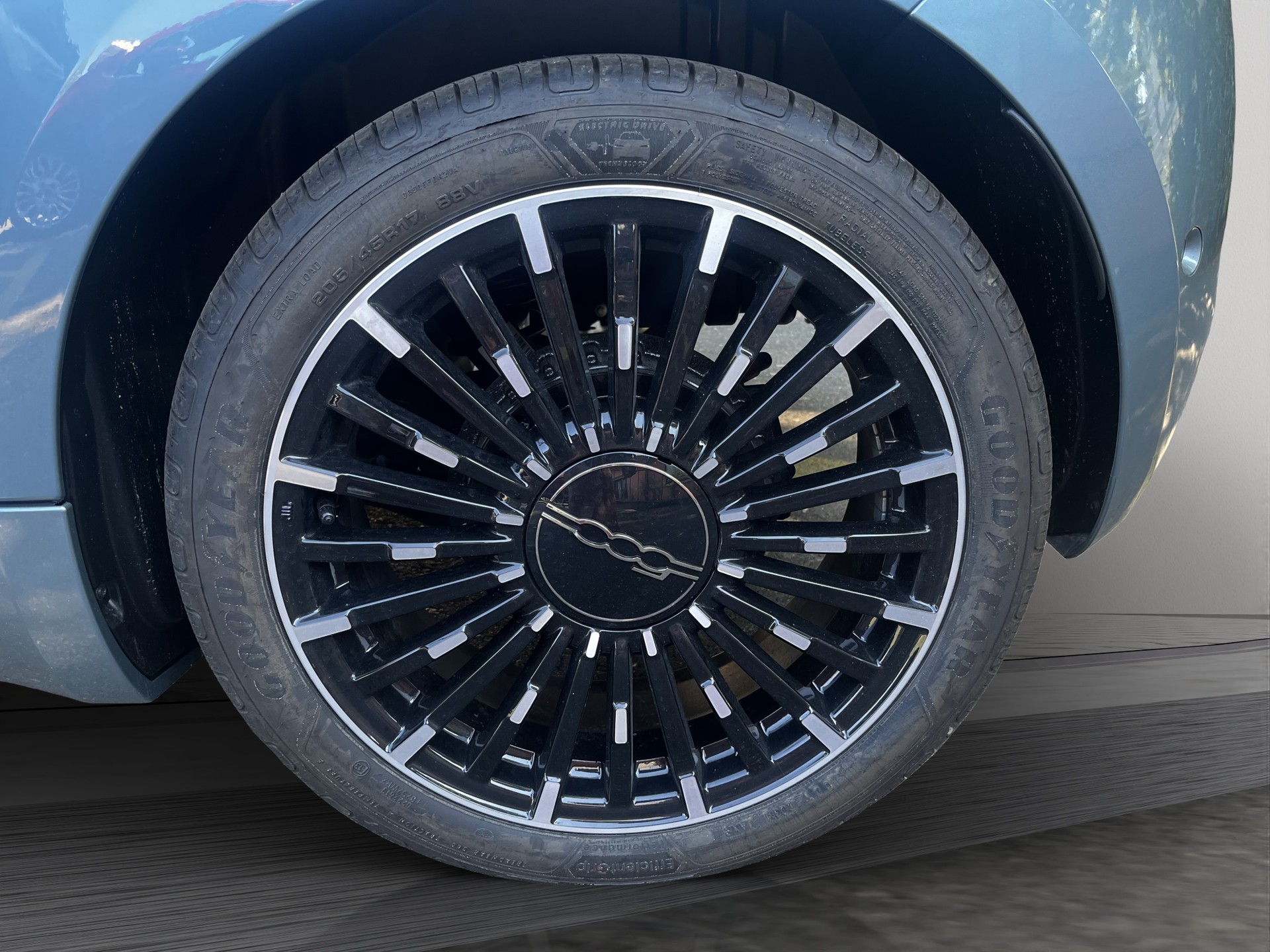 FIAT 500 electric 87 kW La Prima-image-5