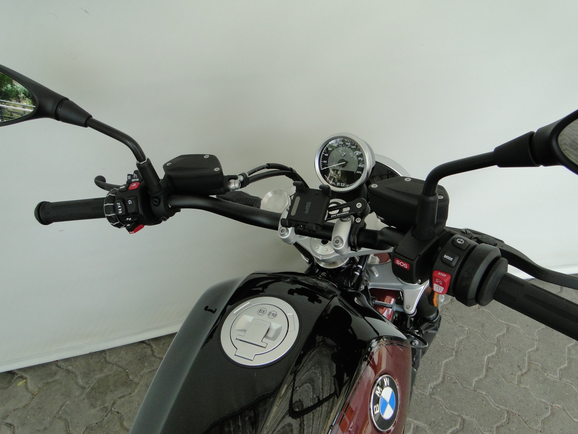 BMW R 12 BOXER BONUS CHF 1'500.- & 2.9% LEASING-image-4