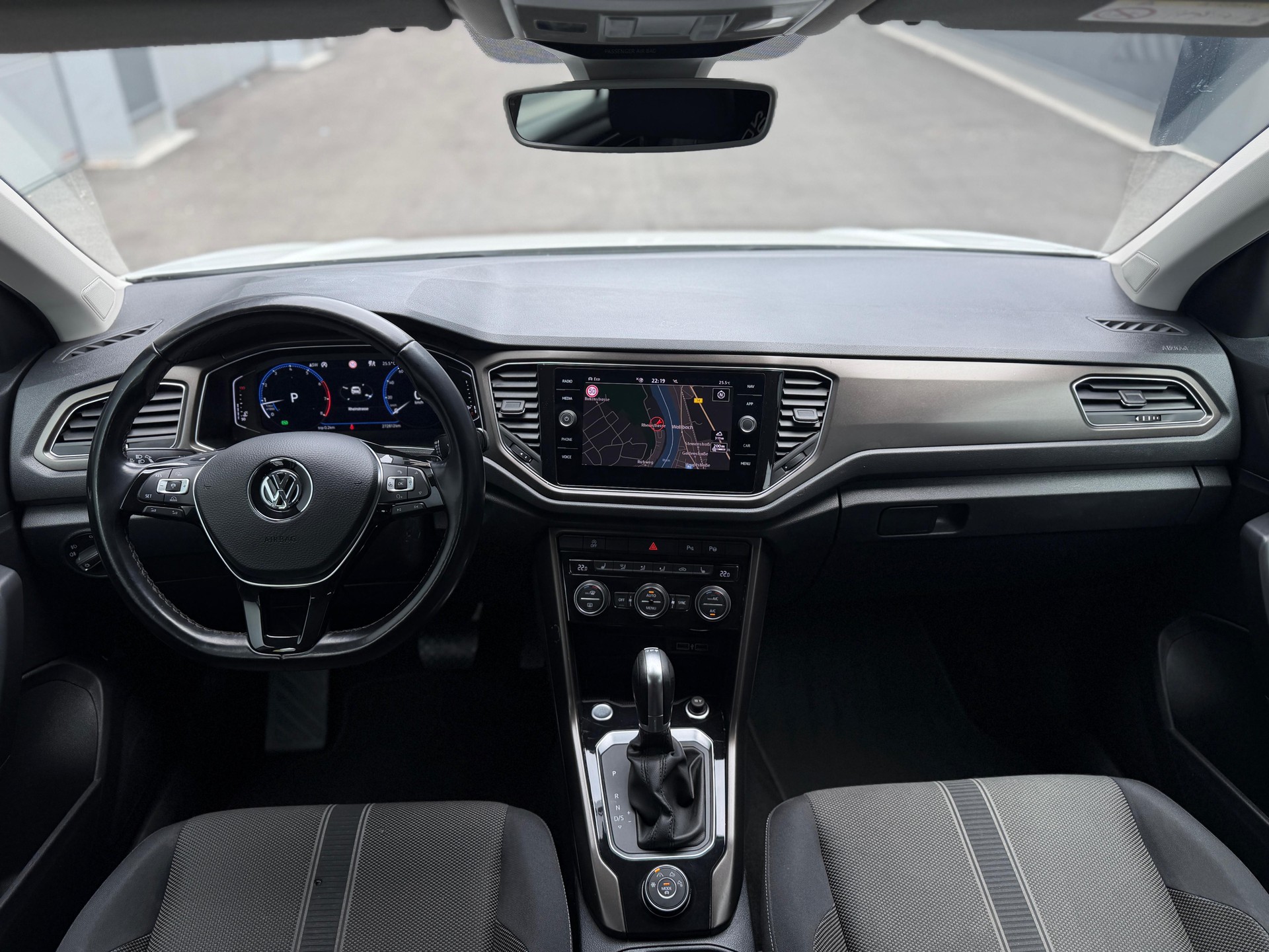 VW T-Roc 2.0 TSI Sport DSG 4Motion-image-7