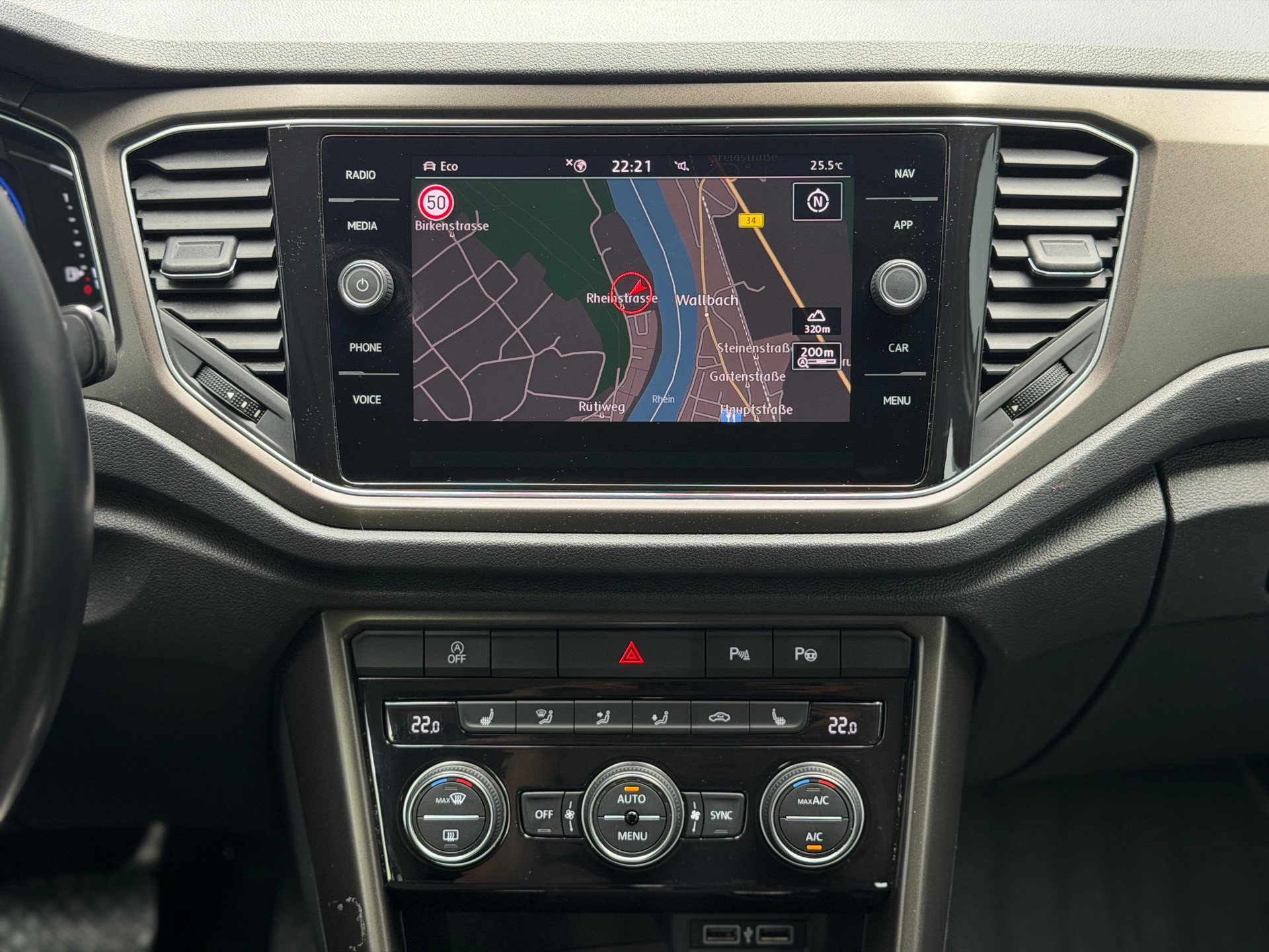 VW T-Roc 2.0 TSI Sport DSG 4Motion-image-9
