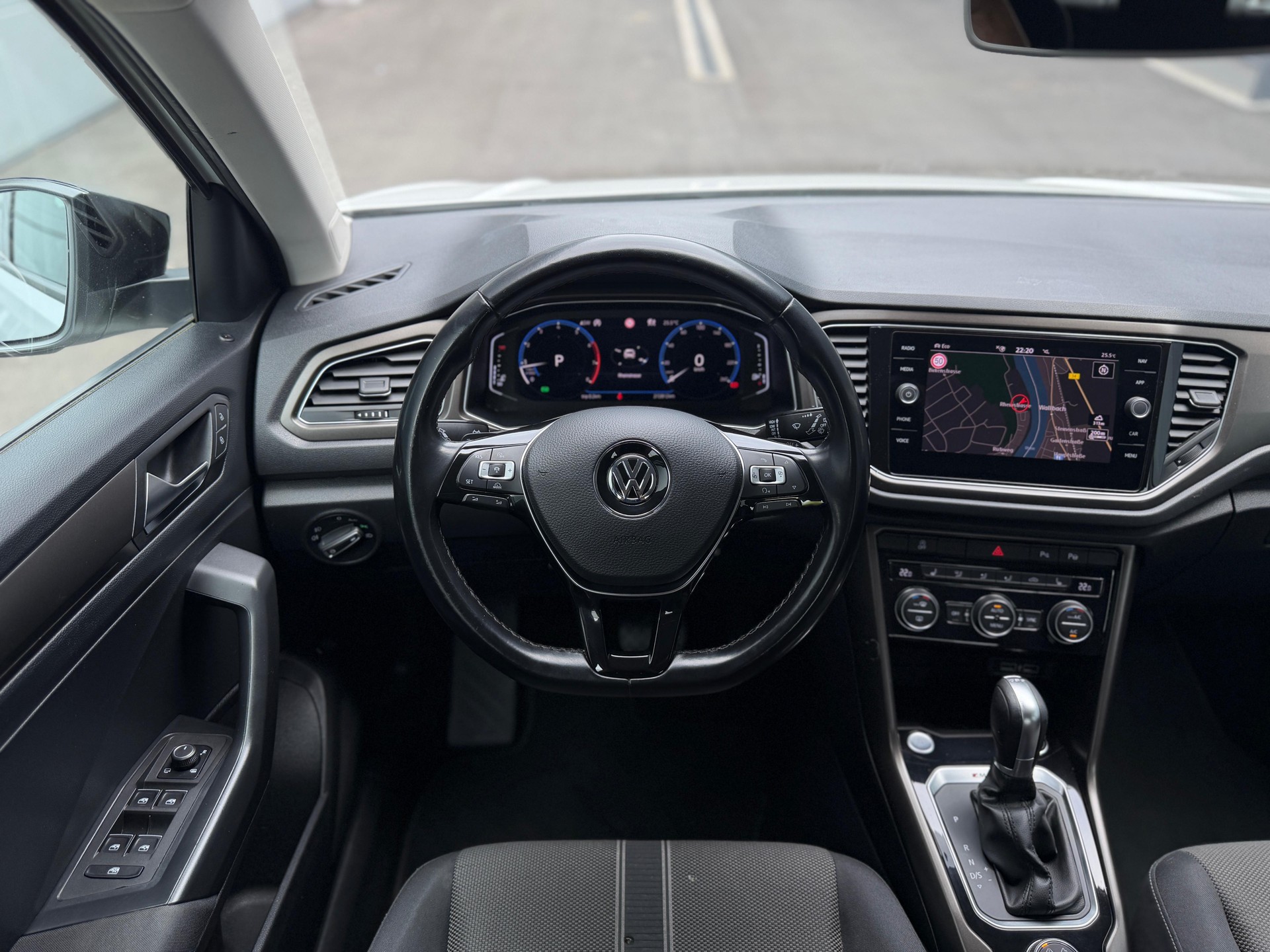 VW T-Roc 2.0 TSI Sport DSG 4Motion-image-8