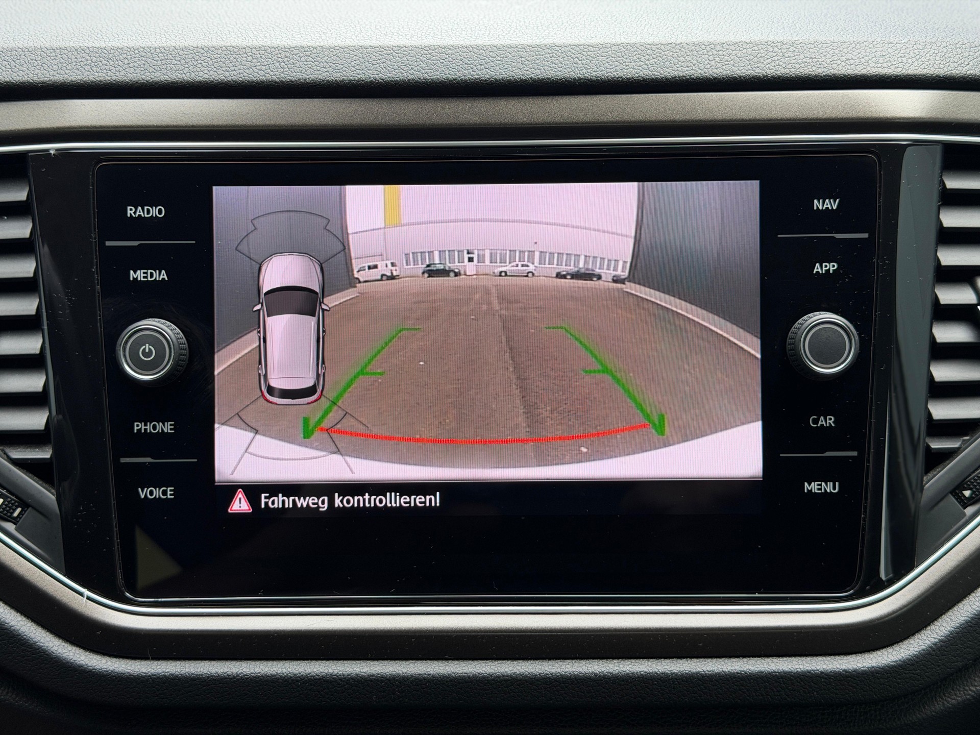 VW T-Roc 2.0 TSI Sport DSG 4Motion-image-12