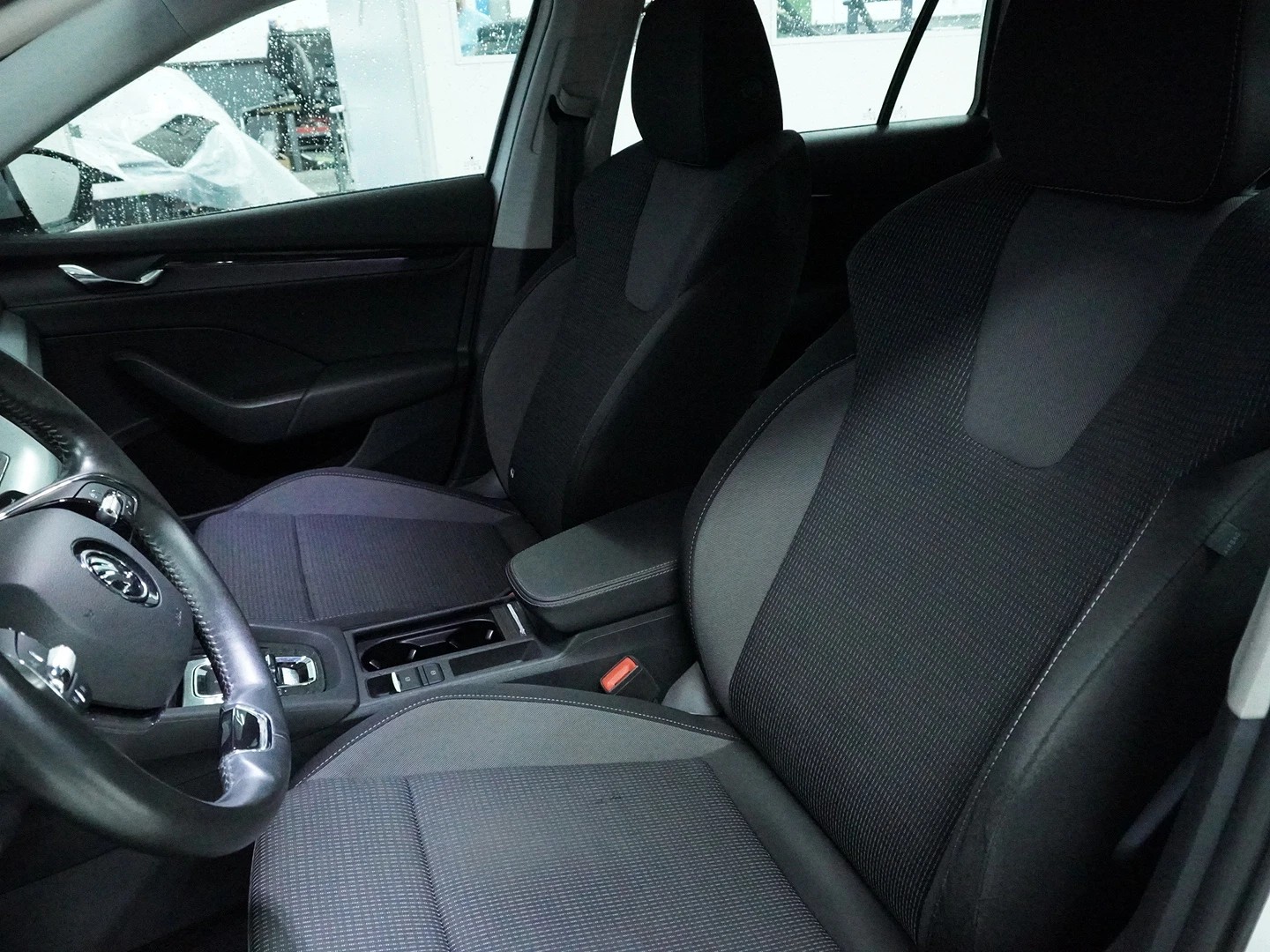 SKODA Octavia Combi 1.0 TSI mHEV DSG Ambition-image-3