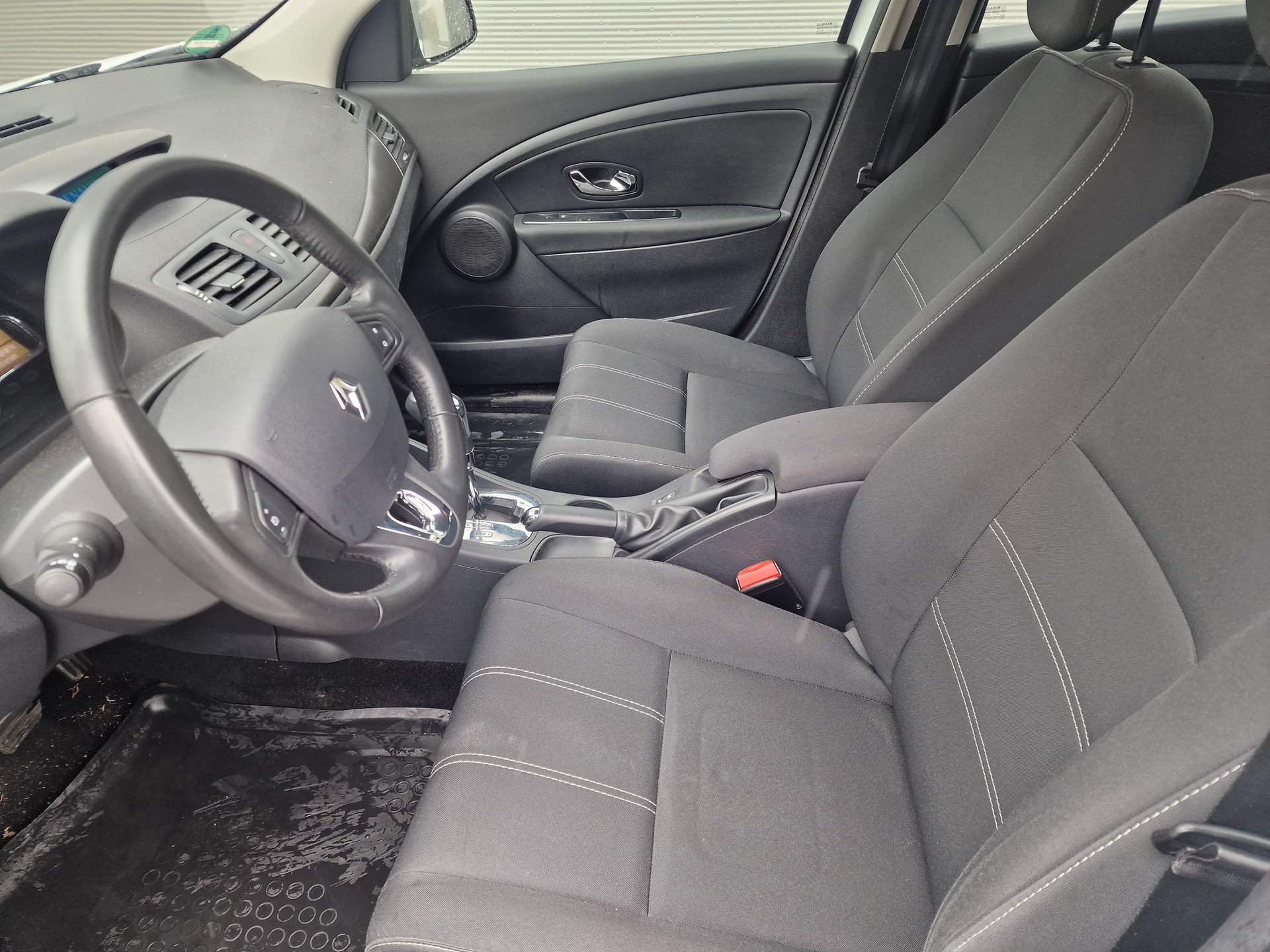RENAULT Mégane Grandtour 1.5 dCi Expression EDC-image-8