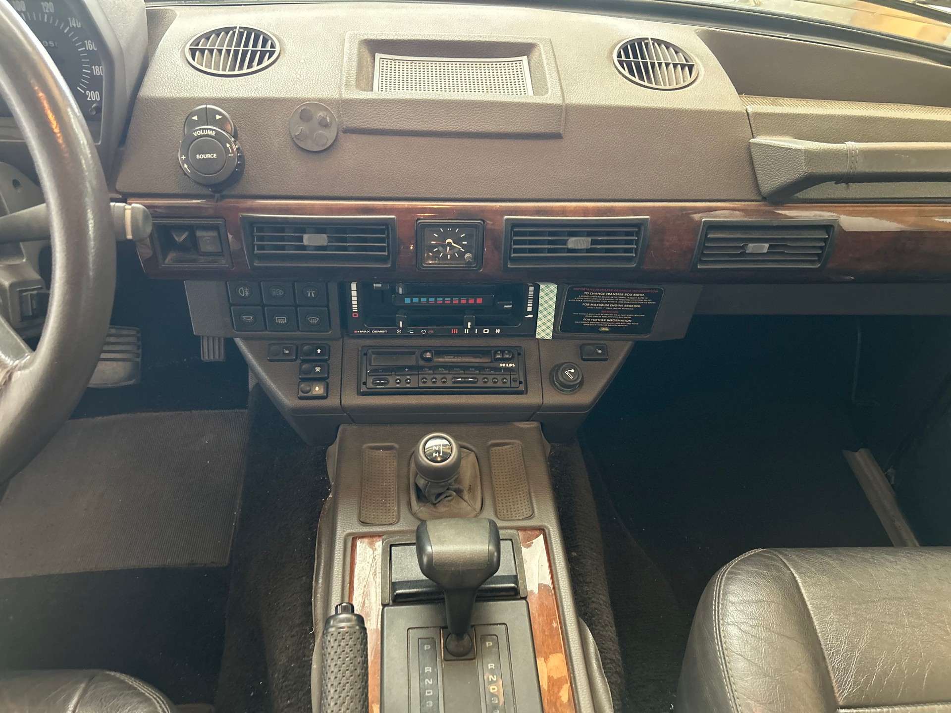 LAND ROVER Range Rover 3.9 Vogue SE *Ardennes Green* 1. Hand / Top Ausstattung-image-12
