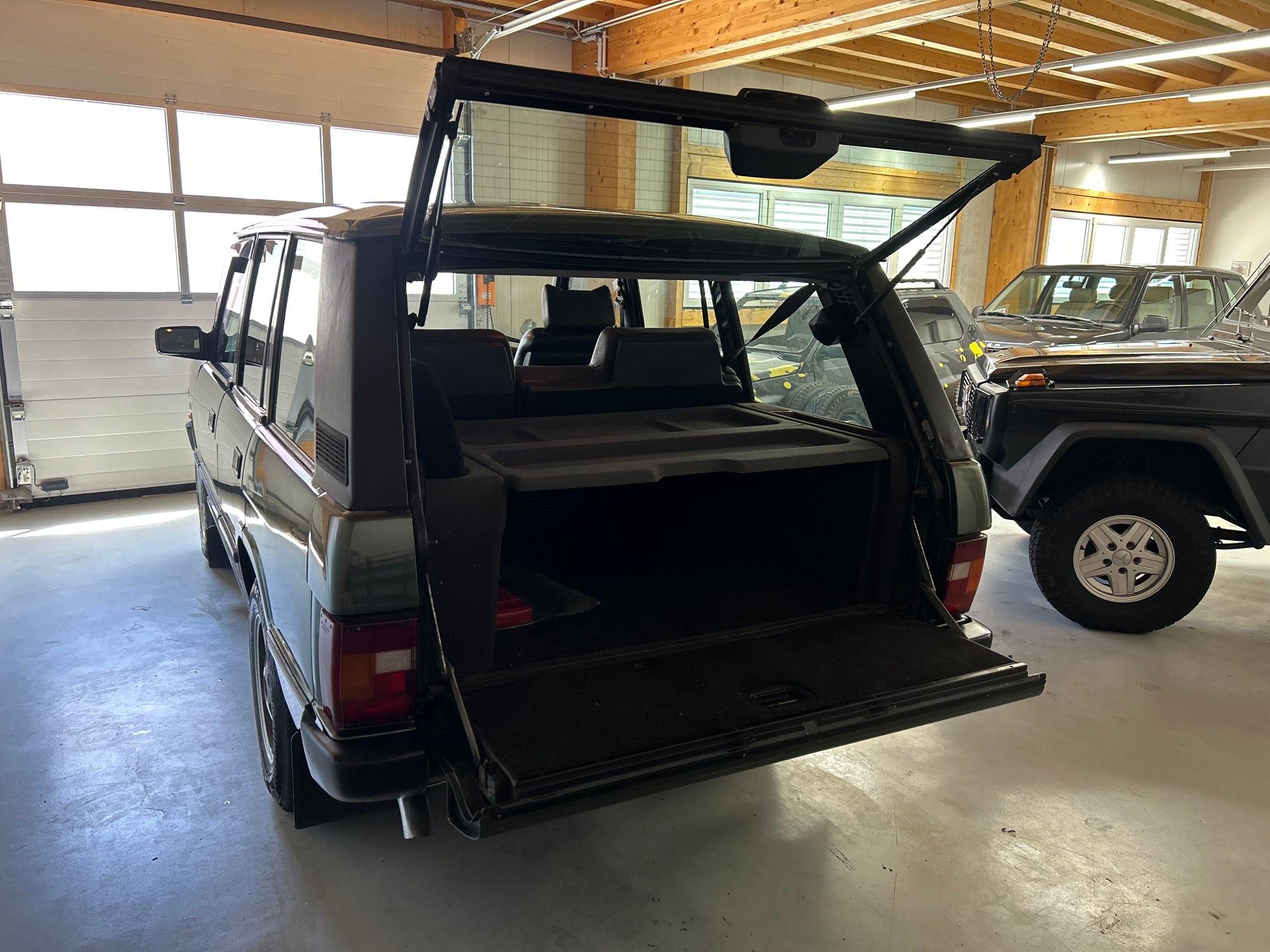 LAND ROVER Range Rover 3.9 Vogue SE *Ardennes Green* 1. Hand / Top Ausstattung-image-7