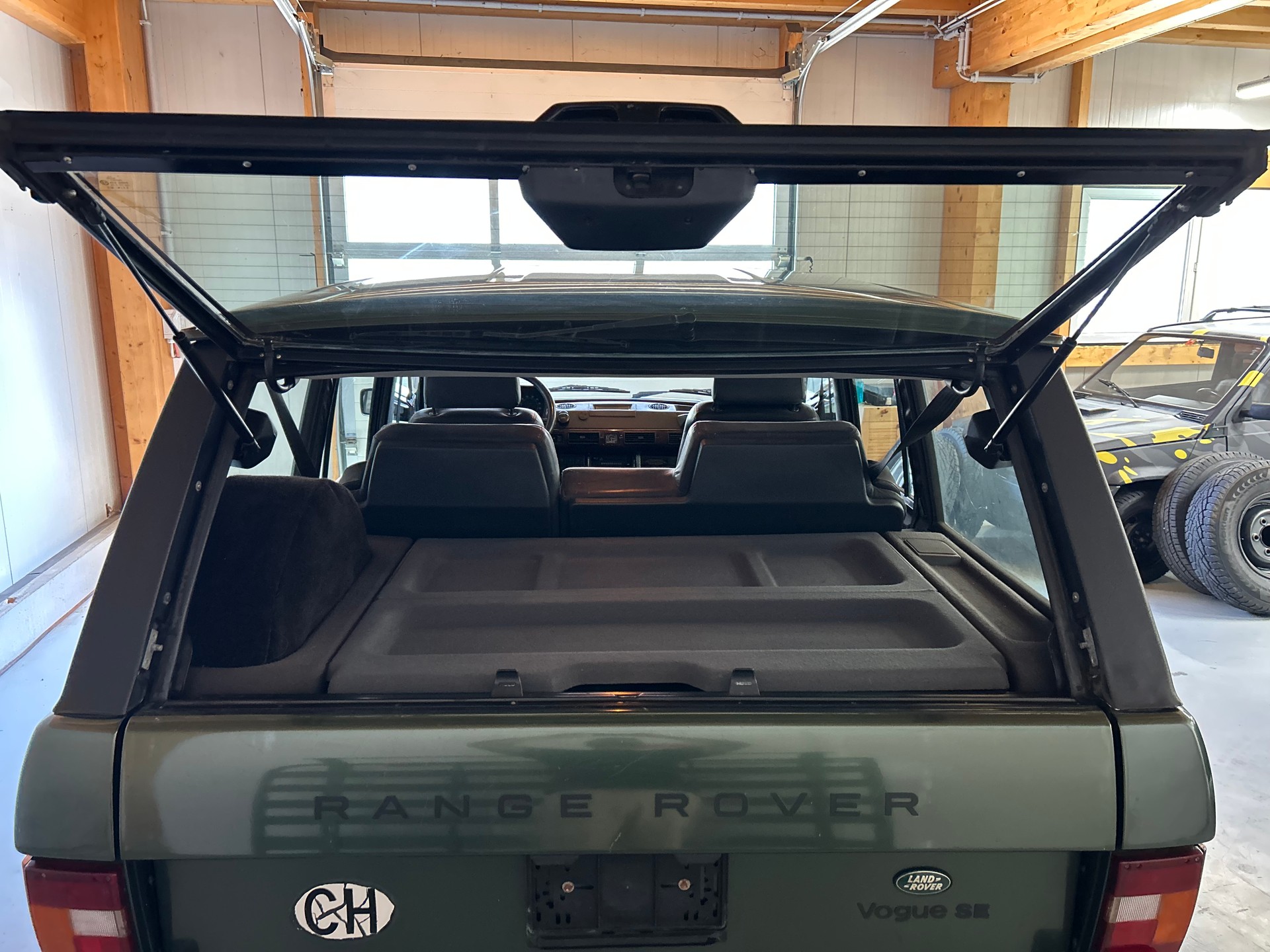 LAND ROVER Range Rover 3.9 Vogue SE *Ardennes Green* 1. Hand / Top Ausstattung-image-6