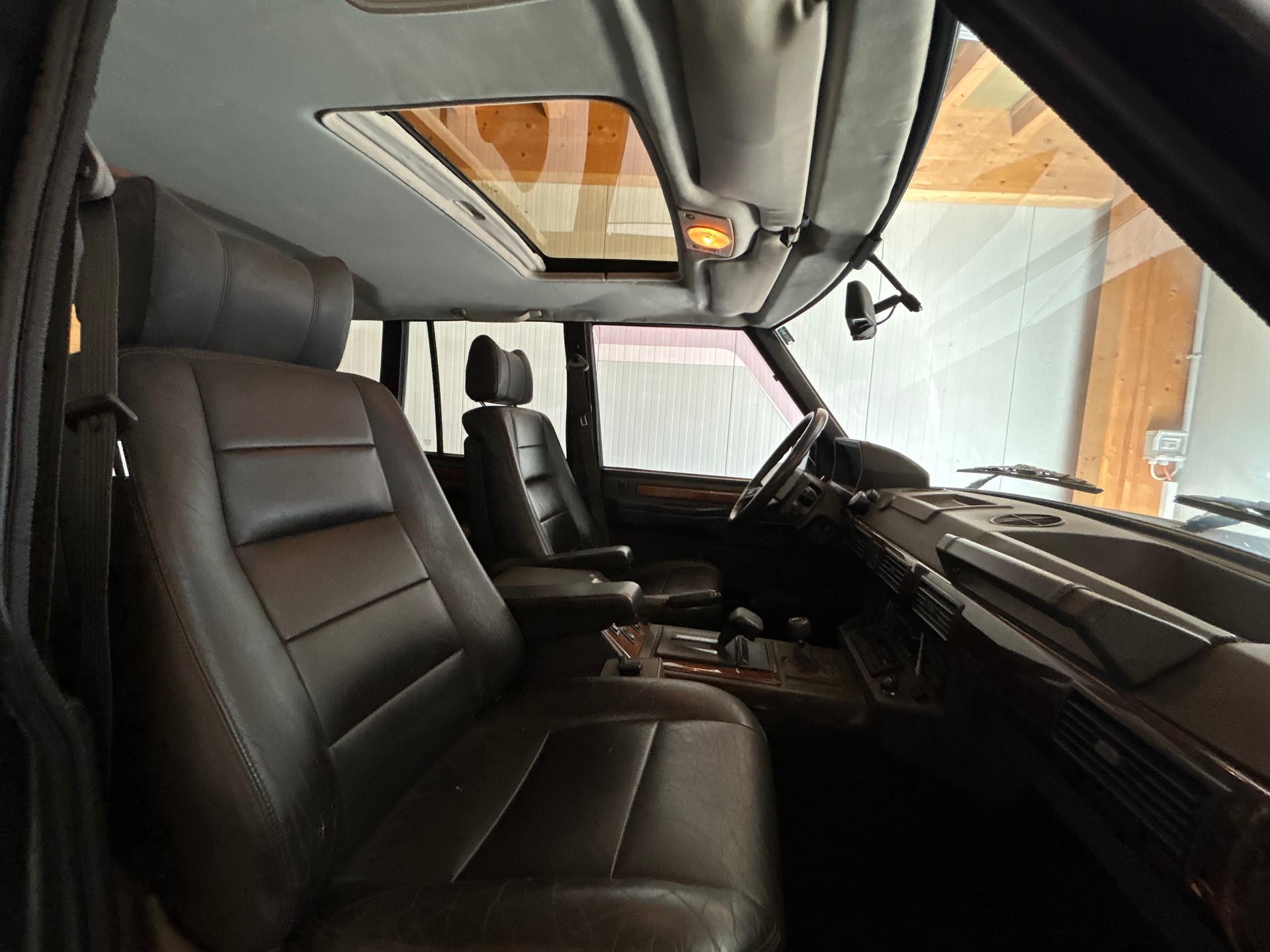 LAND ROVER Range Rover 3.9 Vogue SE *Ardennes Green* 1. Hand / Top Ausstattung-image-8