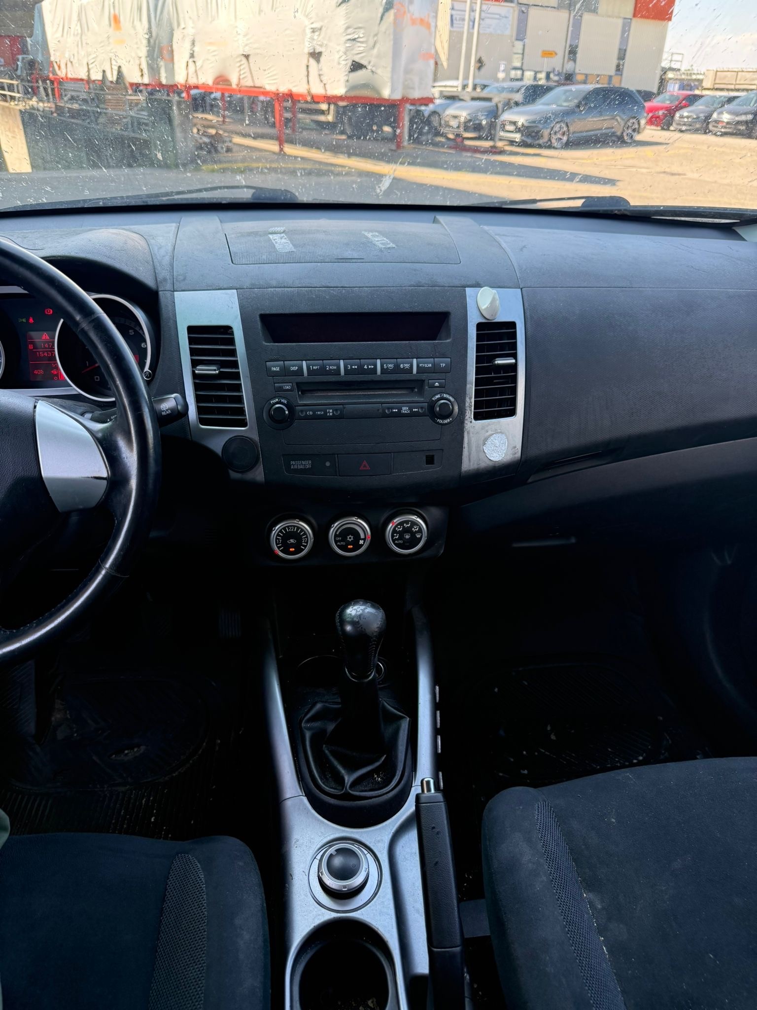 MITSUBISHI Outlander 2.4 Intense 4WD-image-10