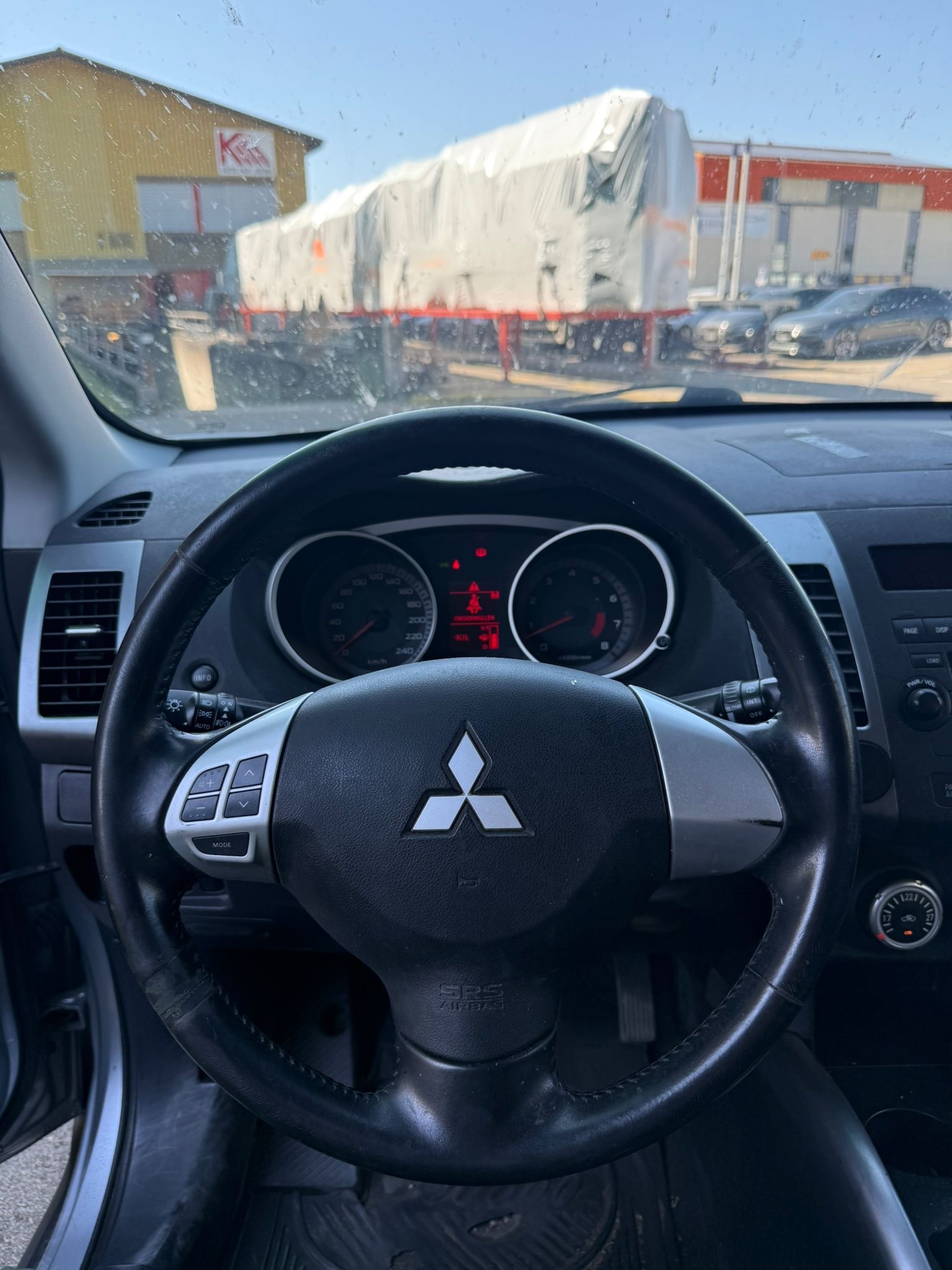 MITSUBISHI Outlander 2.4 Intense 4WD-image-12