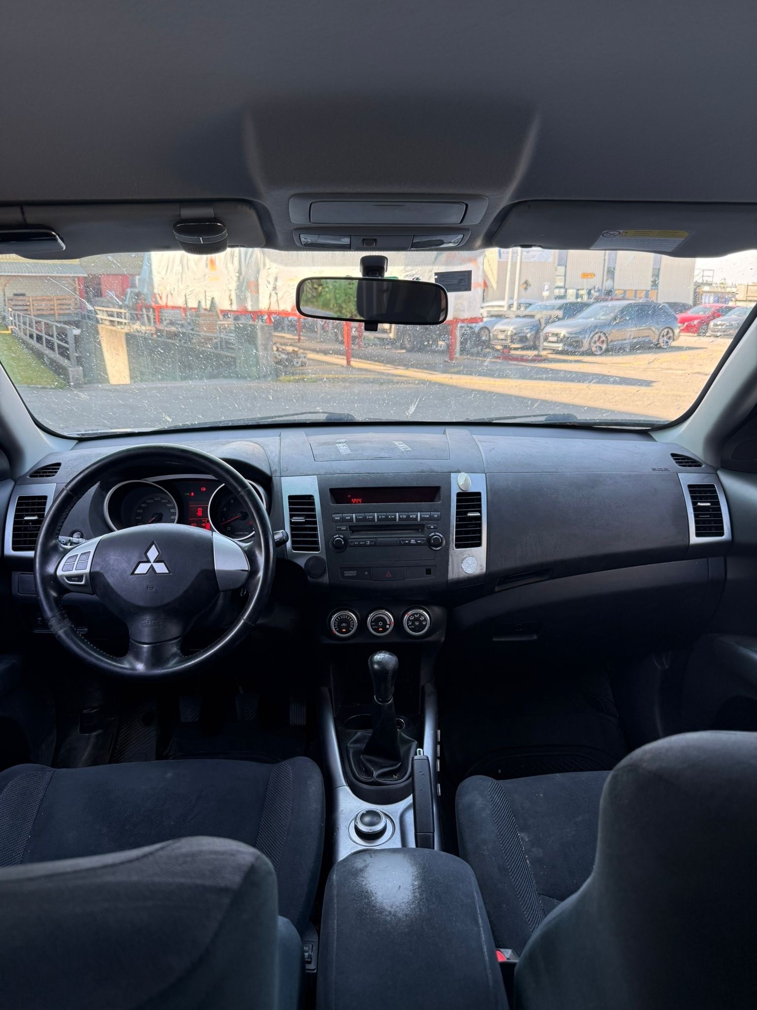 MITSUBISHI Outlander 2.4 Intense 4WD-image-9