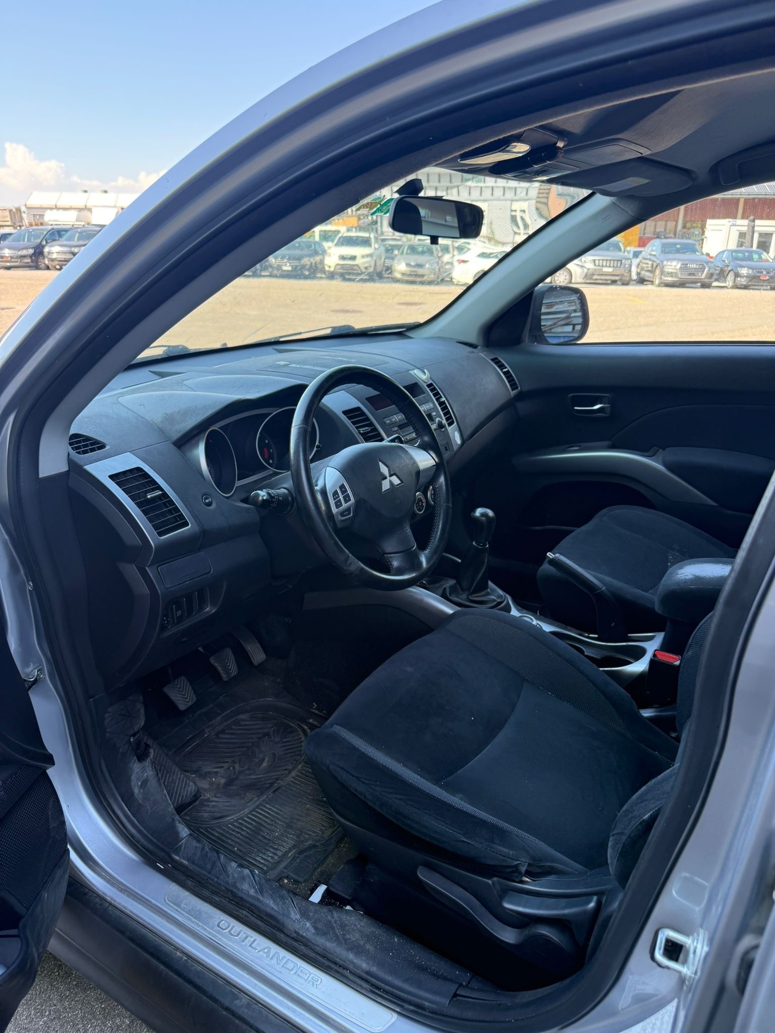 MITSUBISHI Outlander 2.4 Intense 4WD-image-8