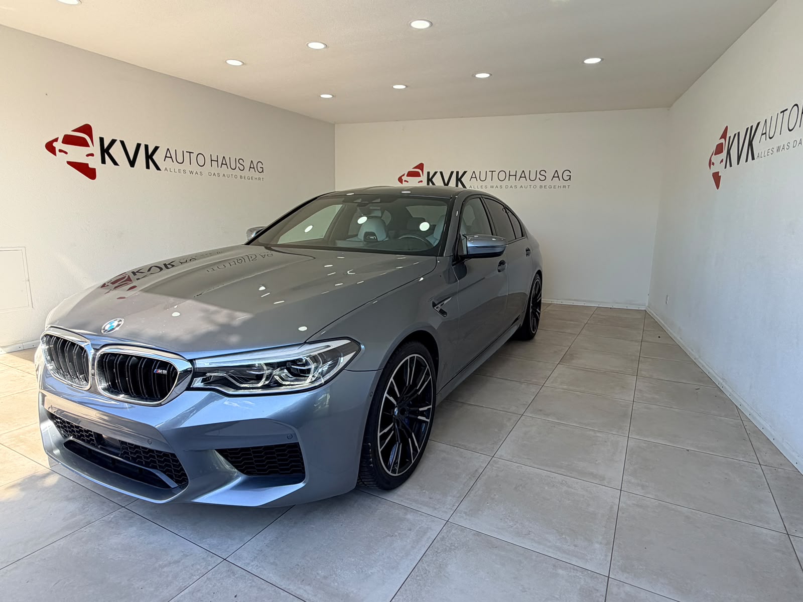 BMW M5 xDrive Drivelogic-showroom-element-1