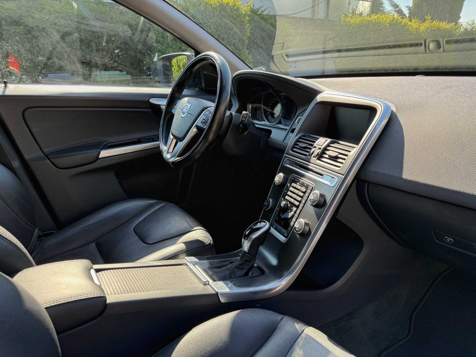 VOLVO XC60 D5 AWD Momentum Geartronic-image-10