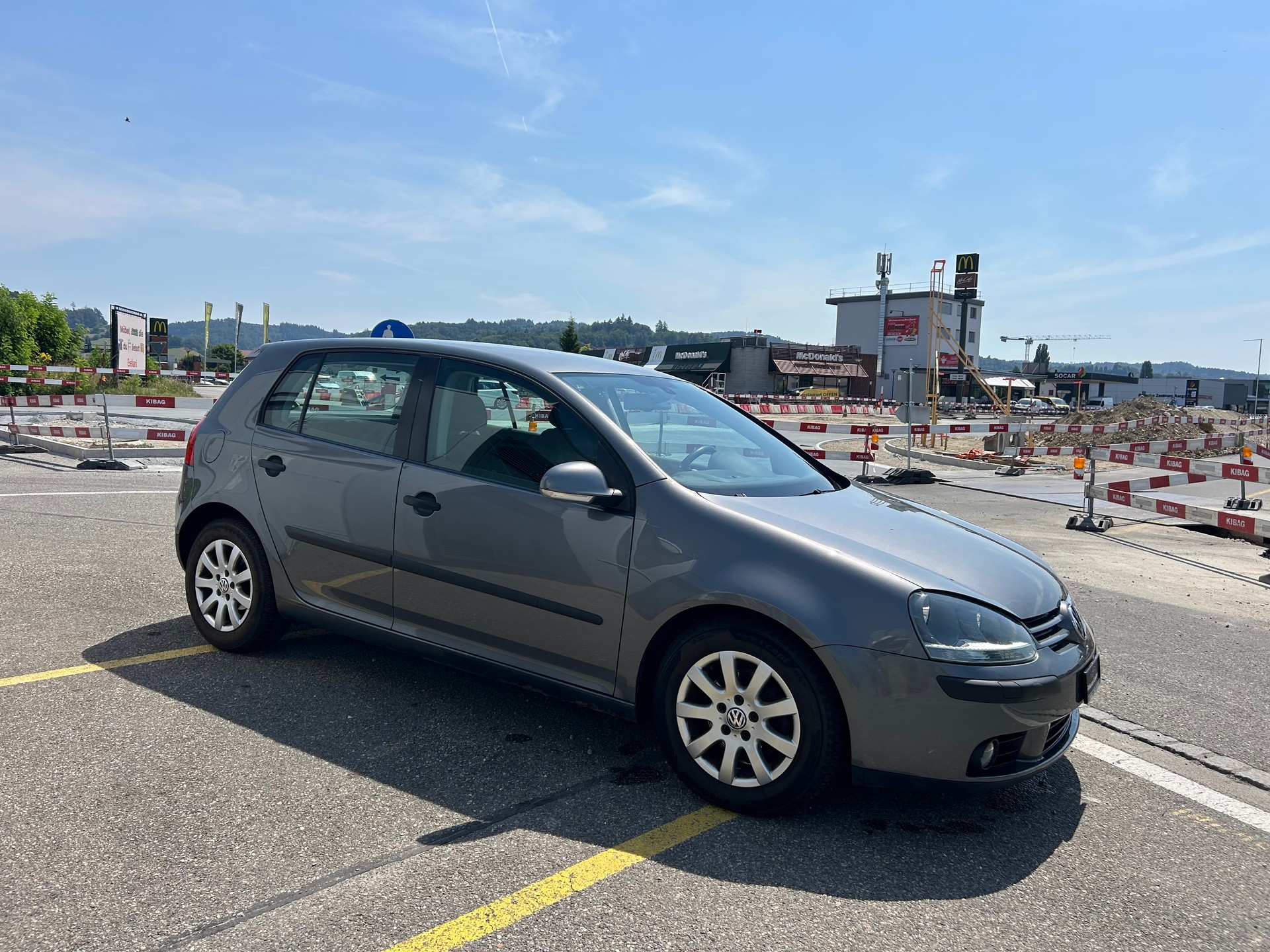VW Golf 2.0 FSI Comfortline-image-2
