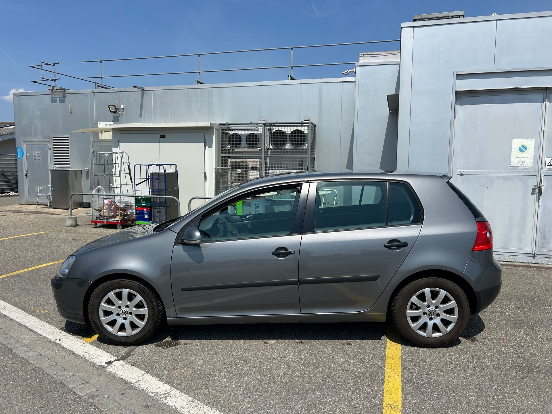 VW Golf 2.0 FSI Comfortline-image-7