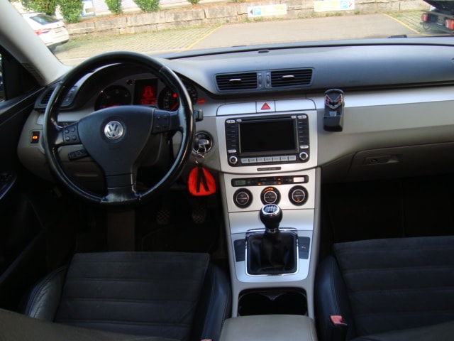 VW Passat Variant 2.0 TDI Highline-image-7