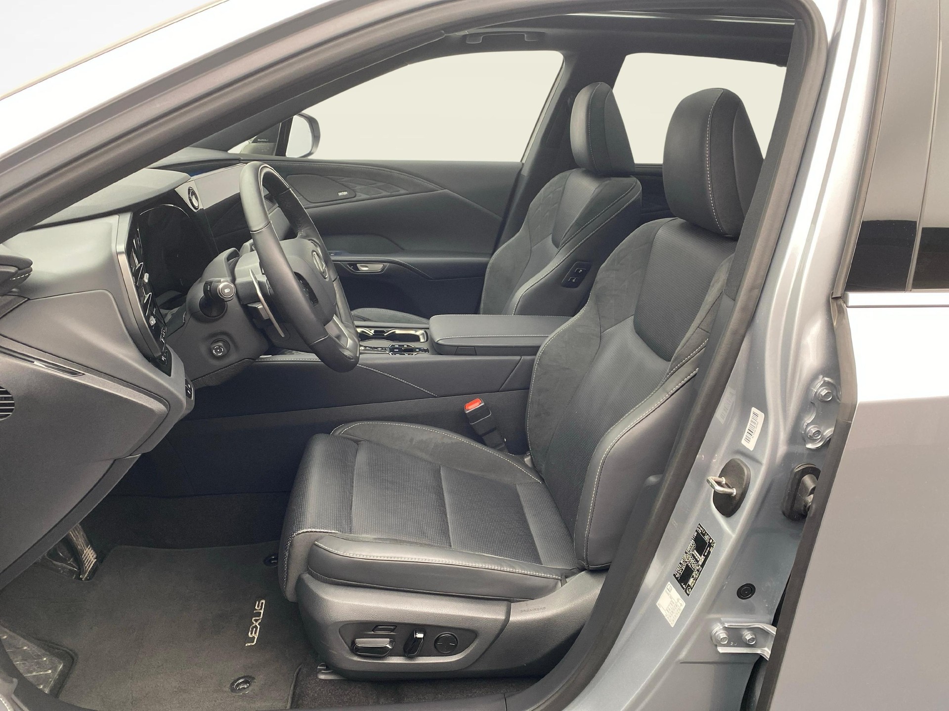 LEXUS RX 450h+ Excellence-image-3
