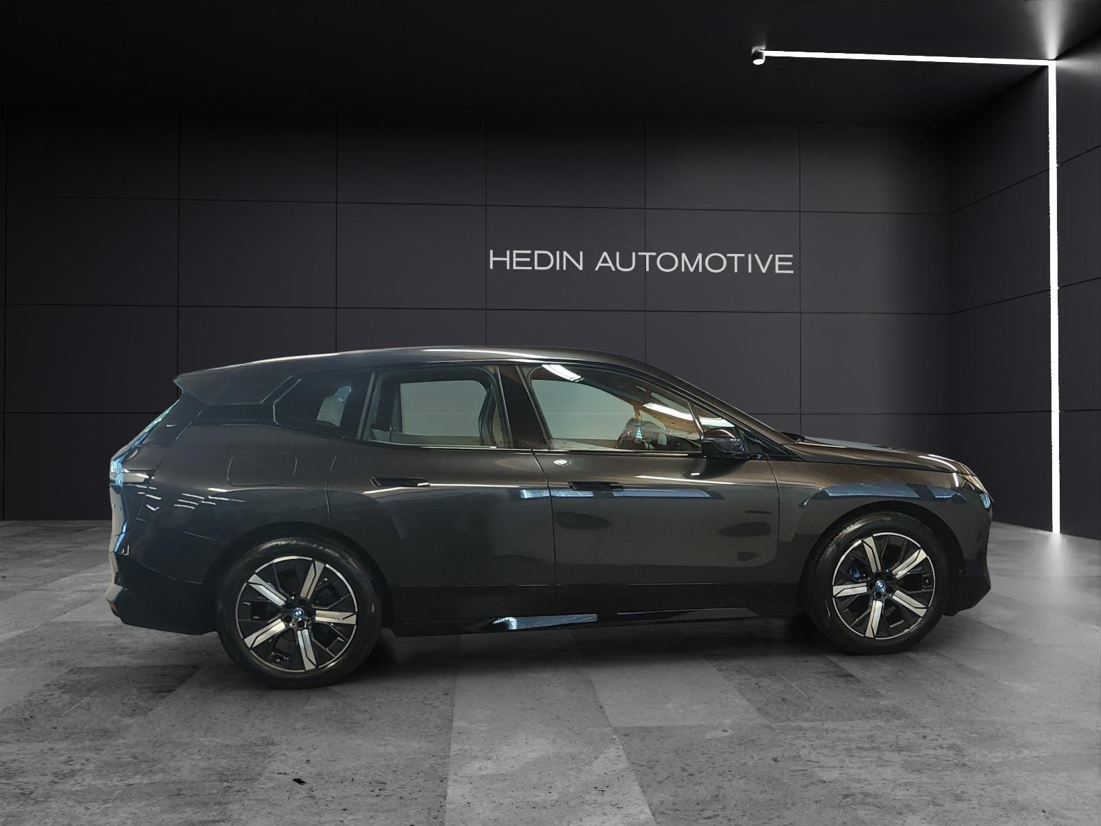 BMW iX xDrive50-image-5