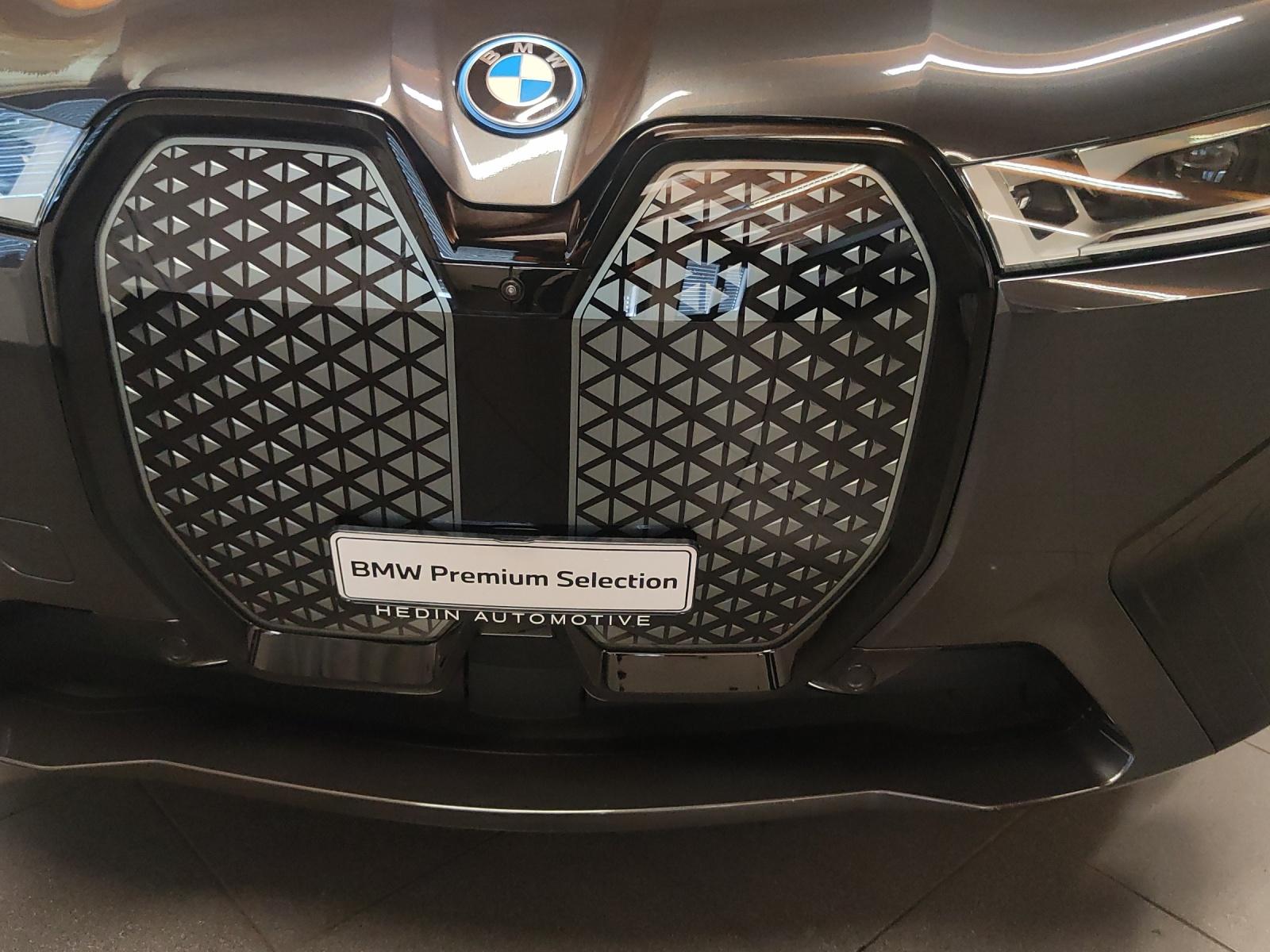 BMW iX xDrive50-image-22