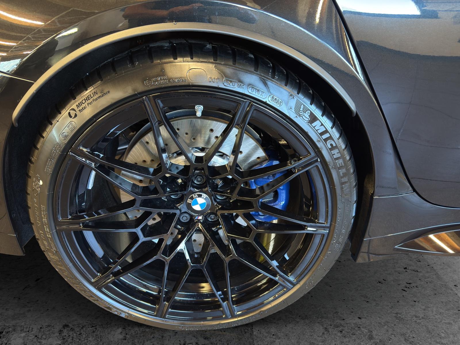 BMW M3 Competition xDrive Touring-image-9