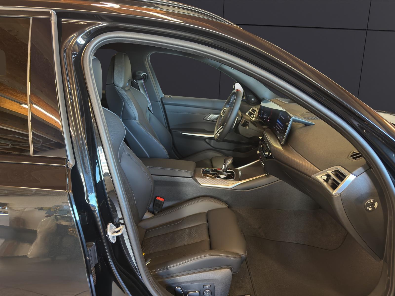 BMW M3 Competition xDrive Touring-image-14