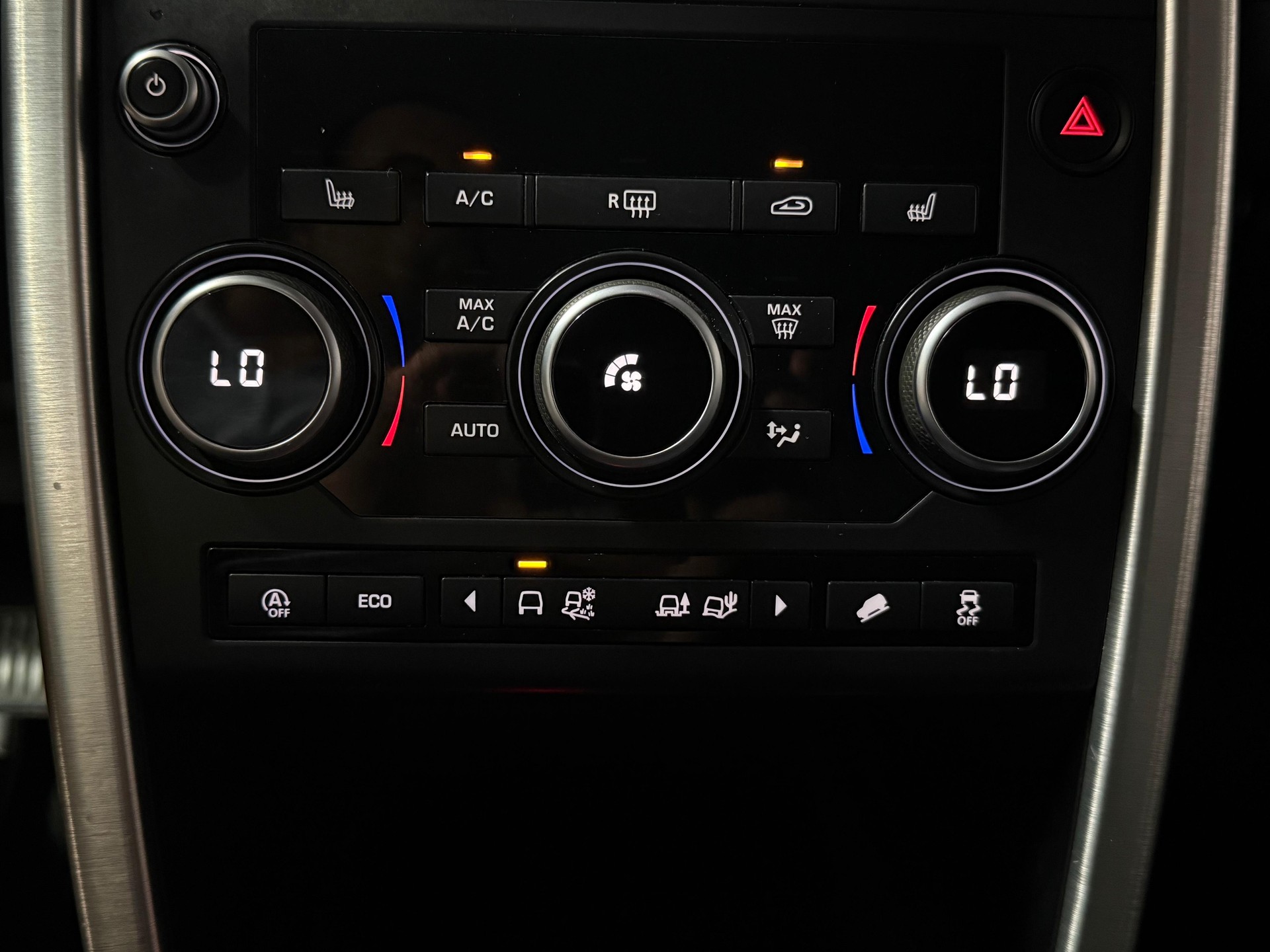 LAND ROVER Discovery Sport 2.0 TD4 Pure AT9-image-18